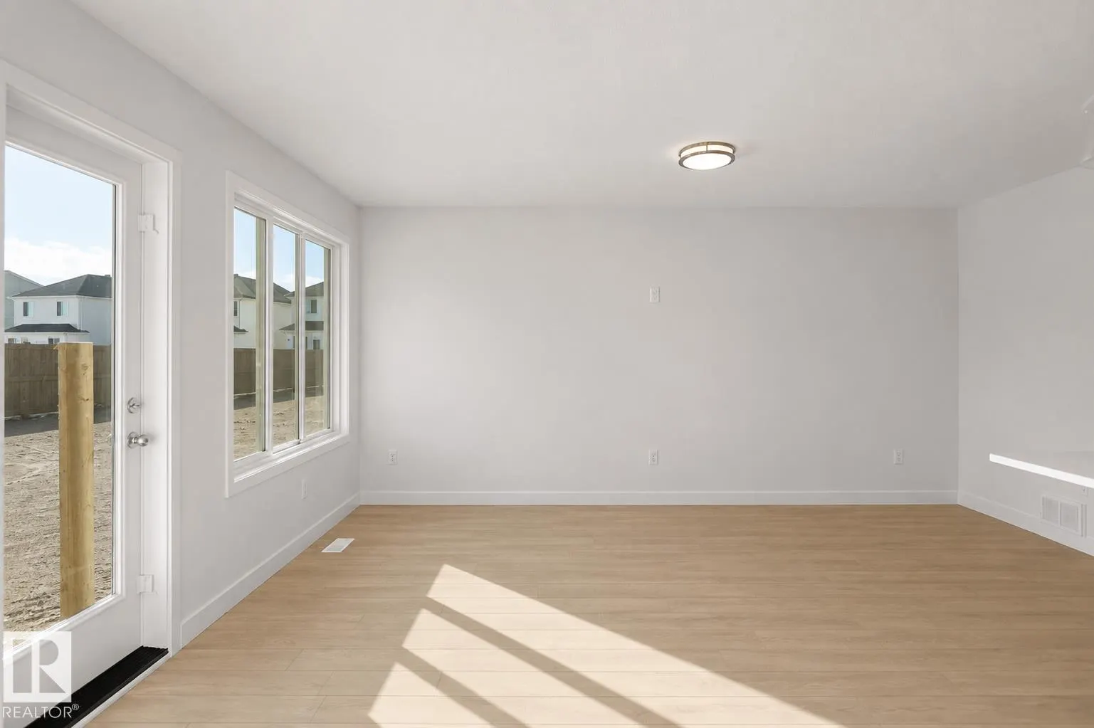8893 Carson Way