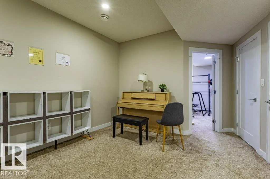 9372 Cooper Bend