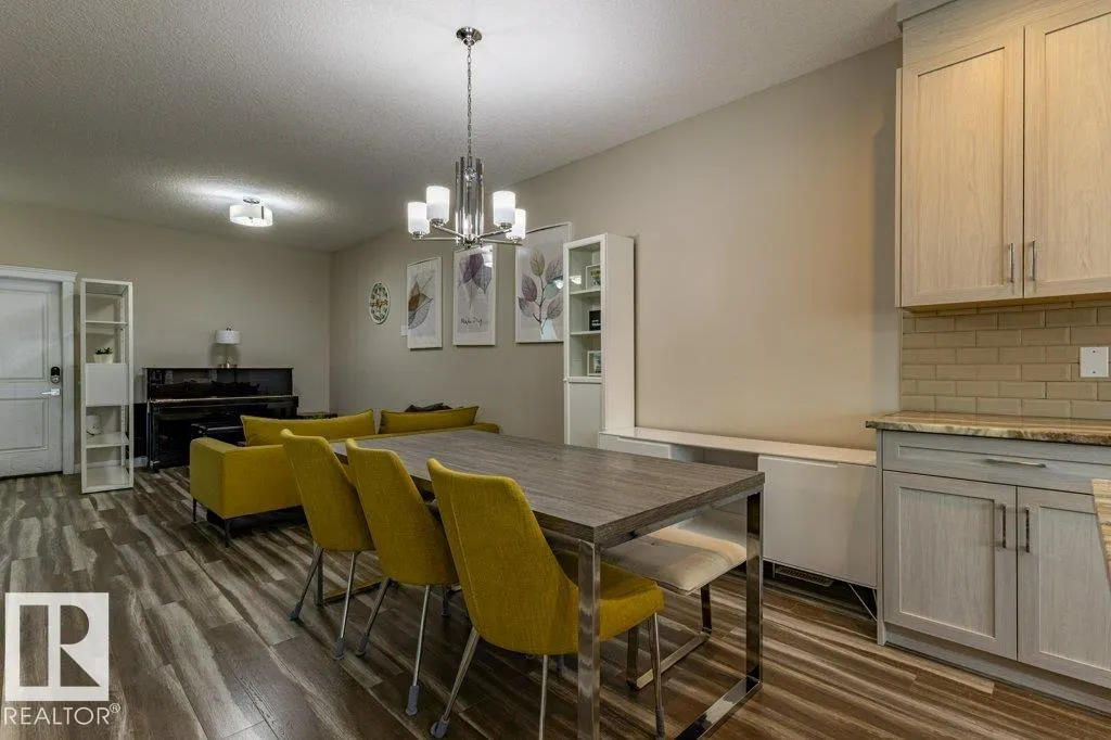 9372 Cooper Bend