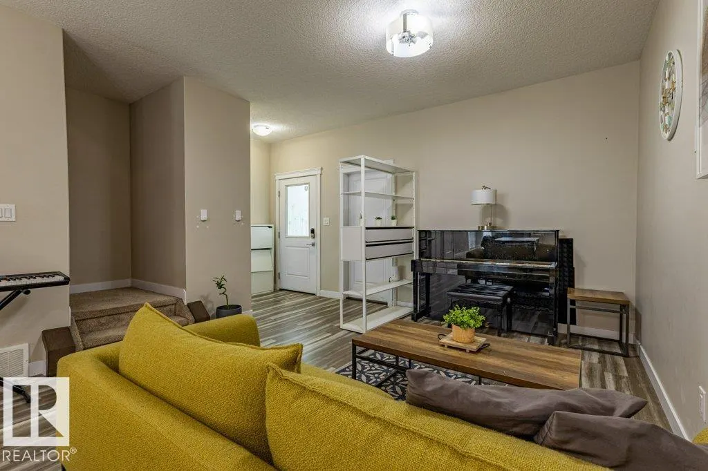 9372 Cooper Bend