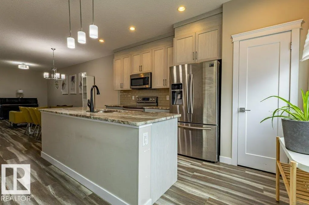 9372 Cooper Bend