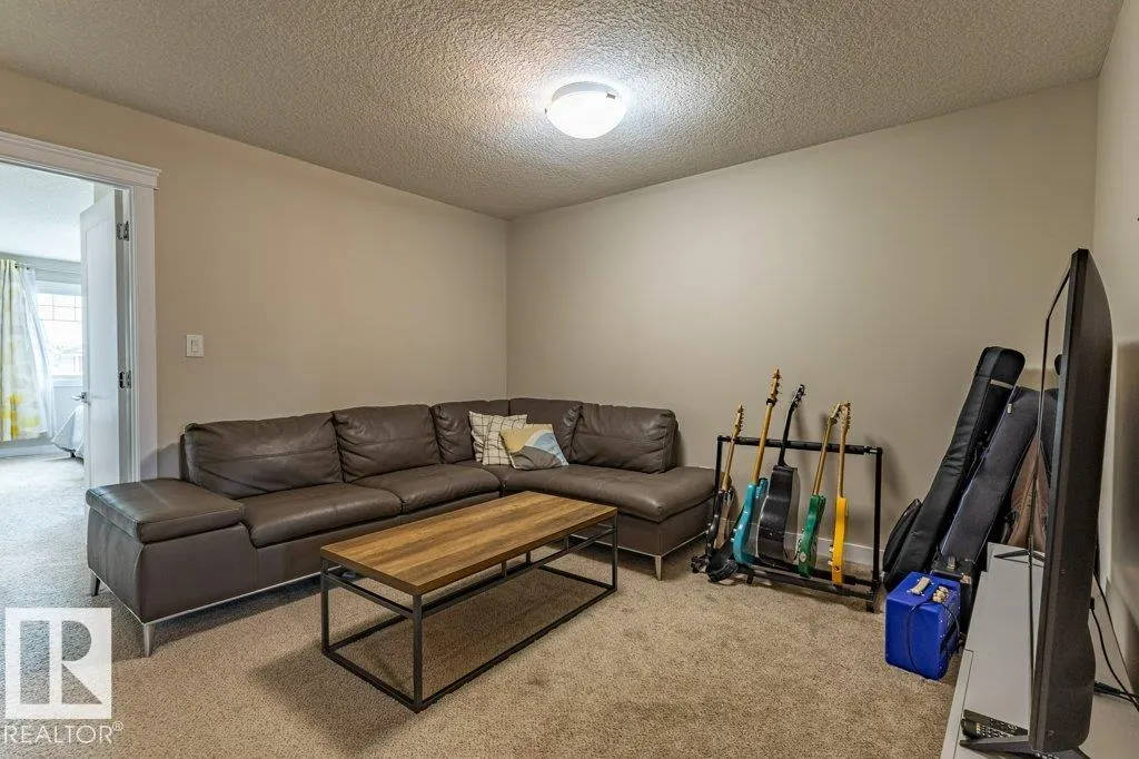 9372 Cooper Bend