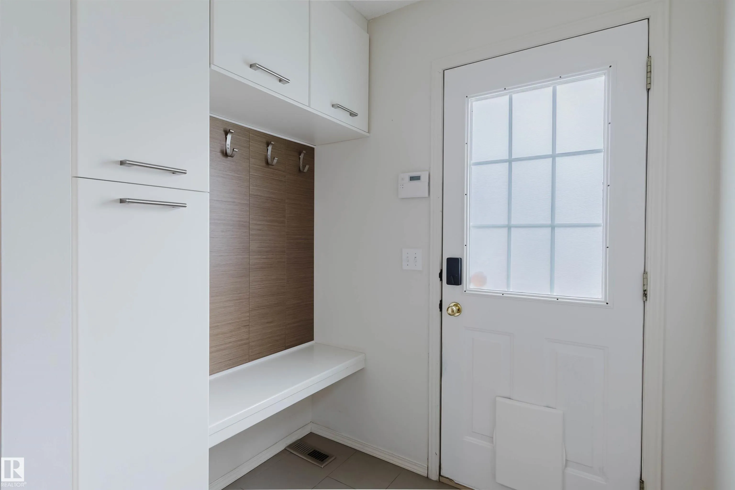 1694 TOMPKINS Wynd