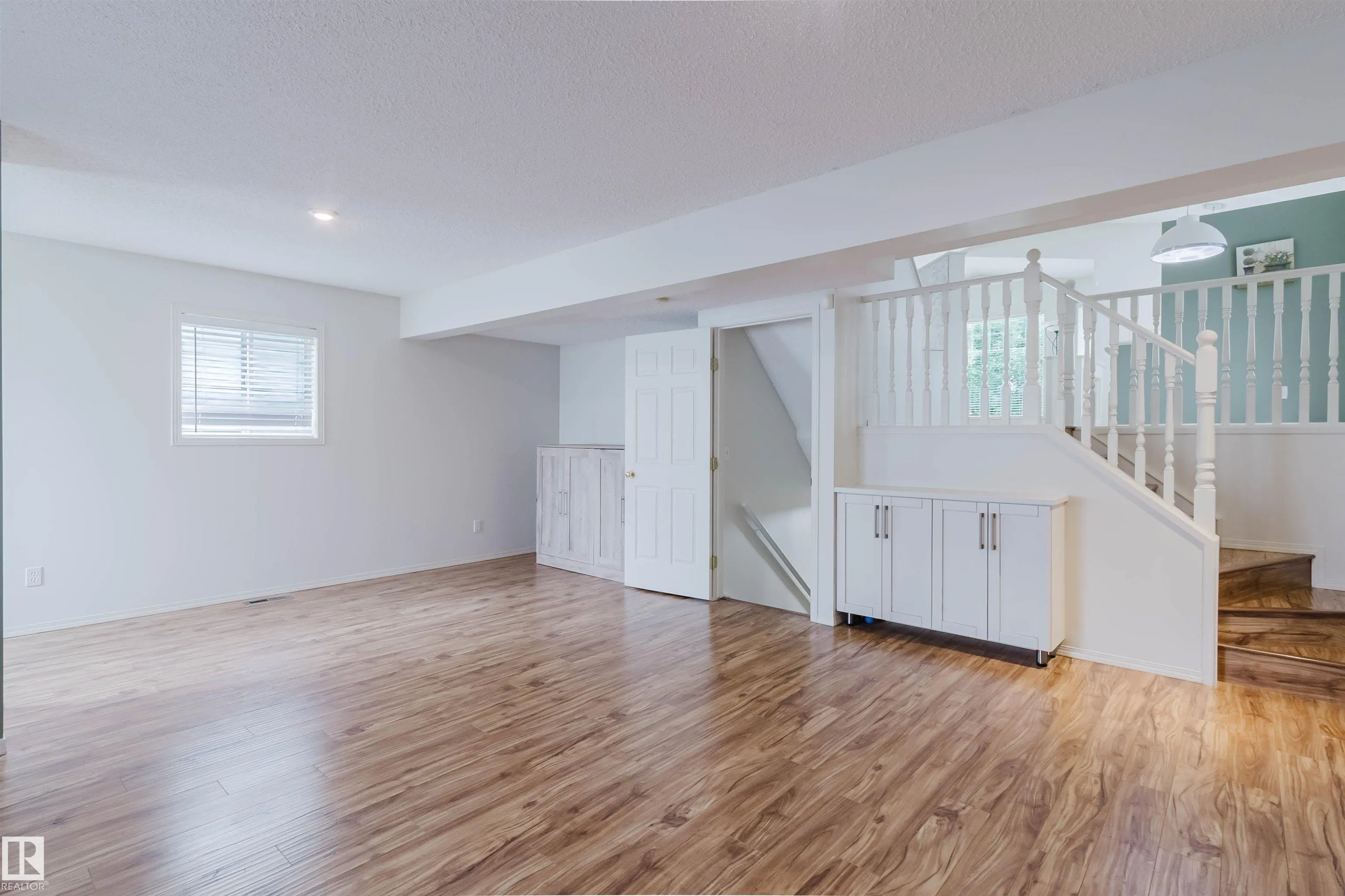 1694 TOMPKINS Wynd