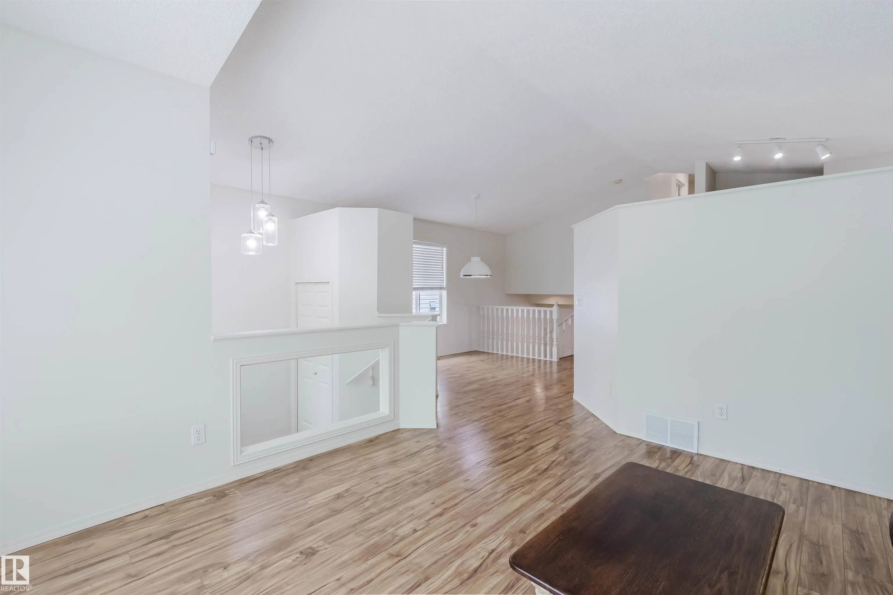 1694 TOMPKINS Wynd