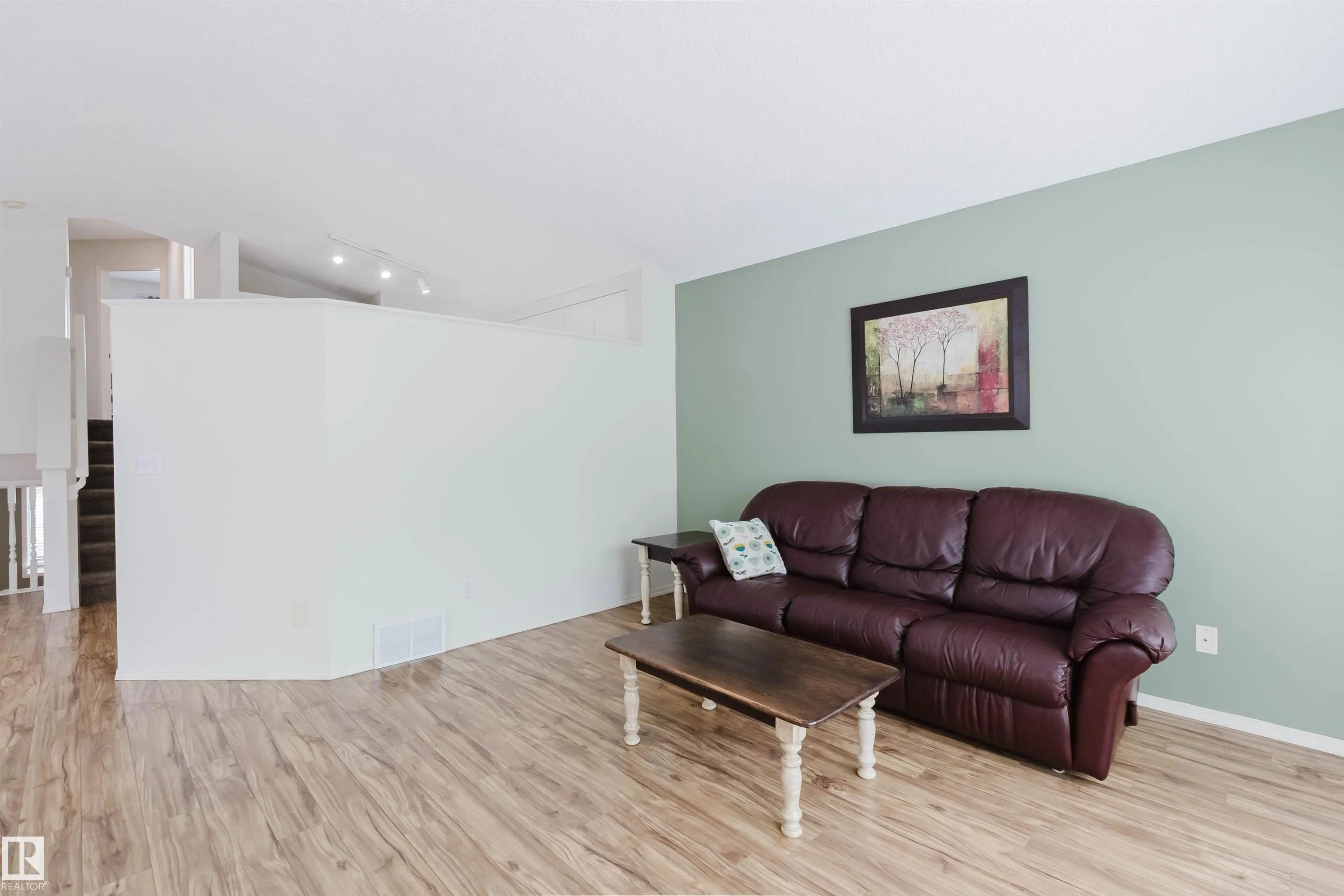 1694 TOMPKINS Wynd