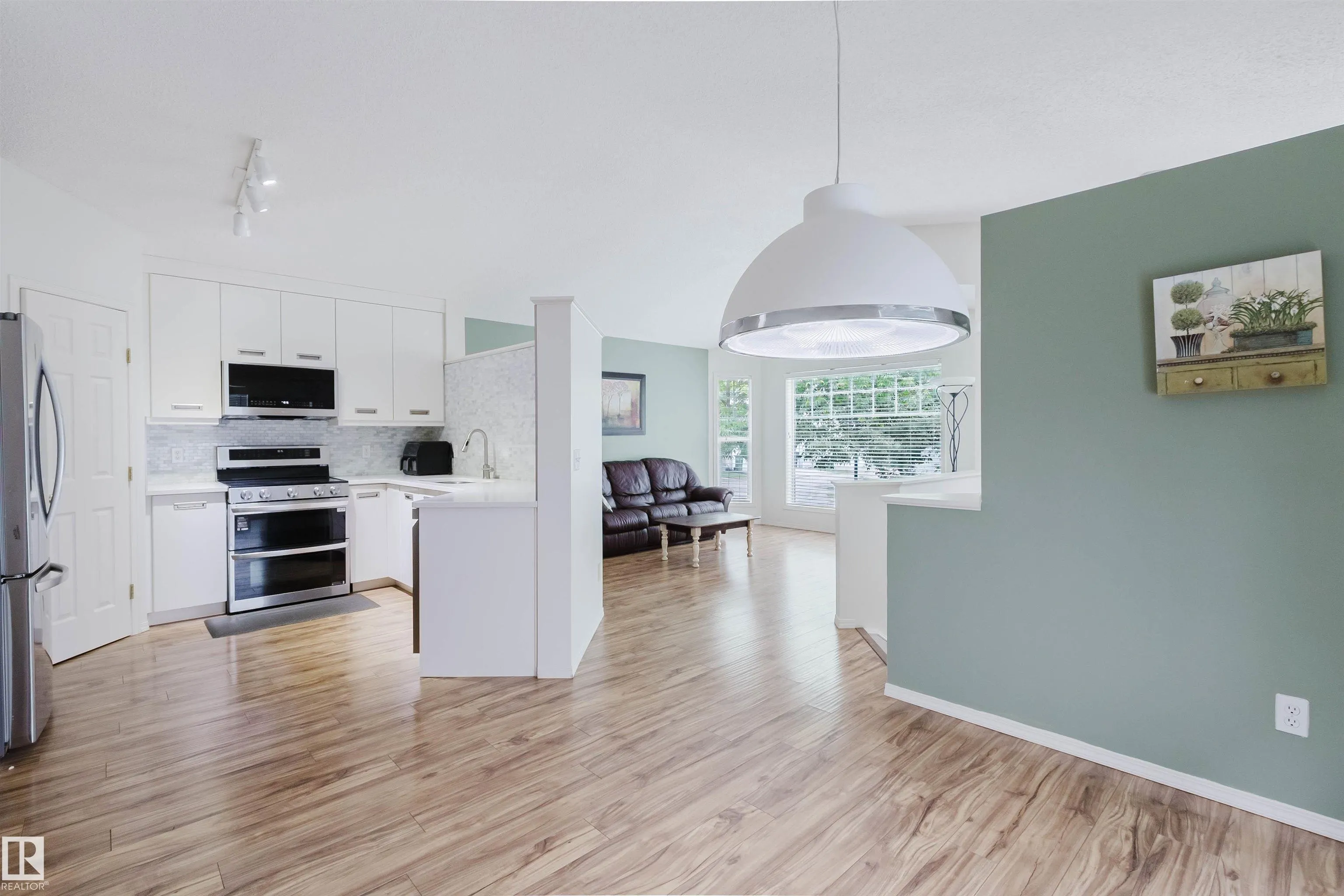 1694 TOMPKINS Wynd