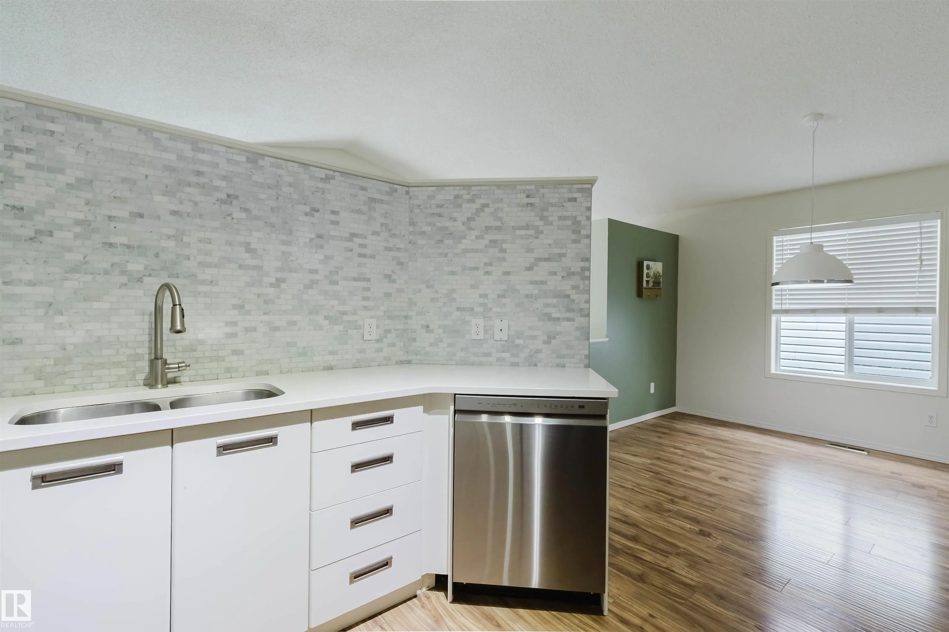 1694 TOMPKINS Wynd