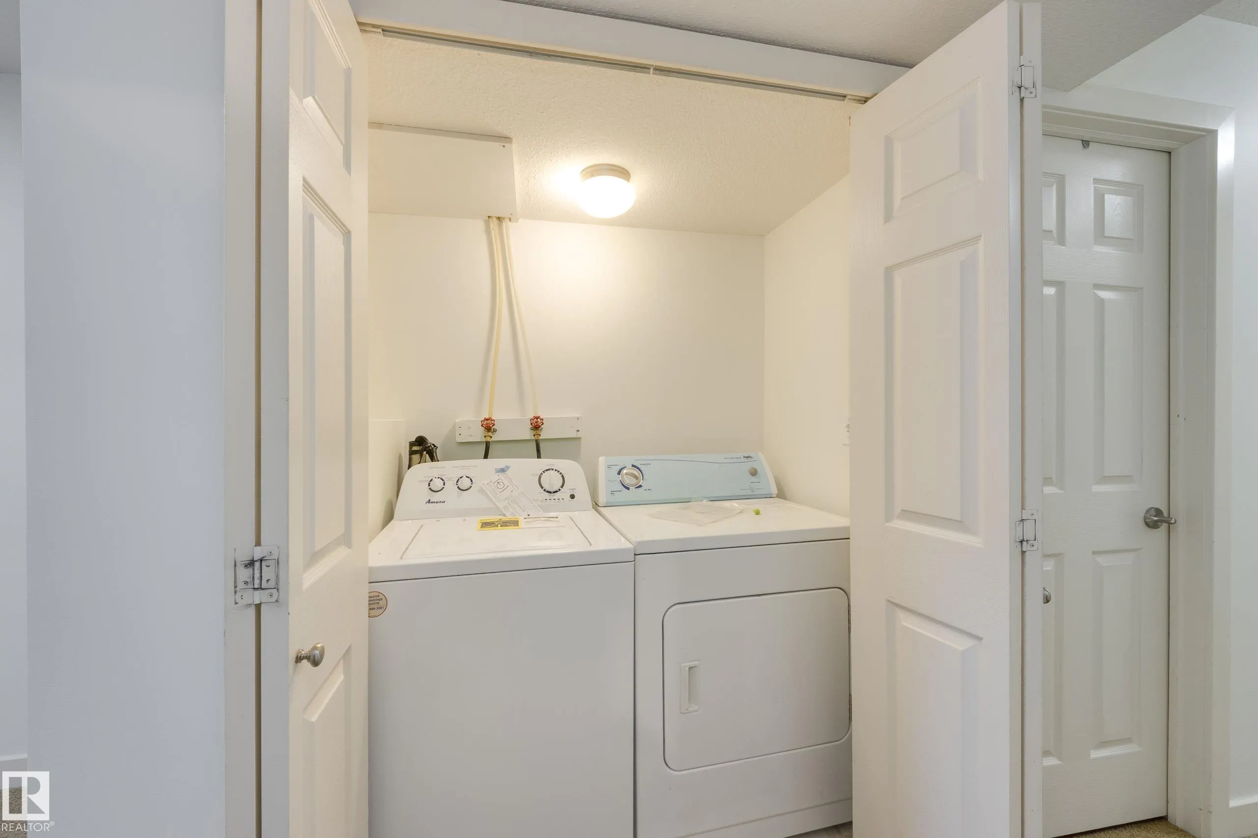 101 SANDSTONE Estates