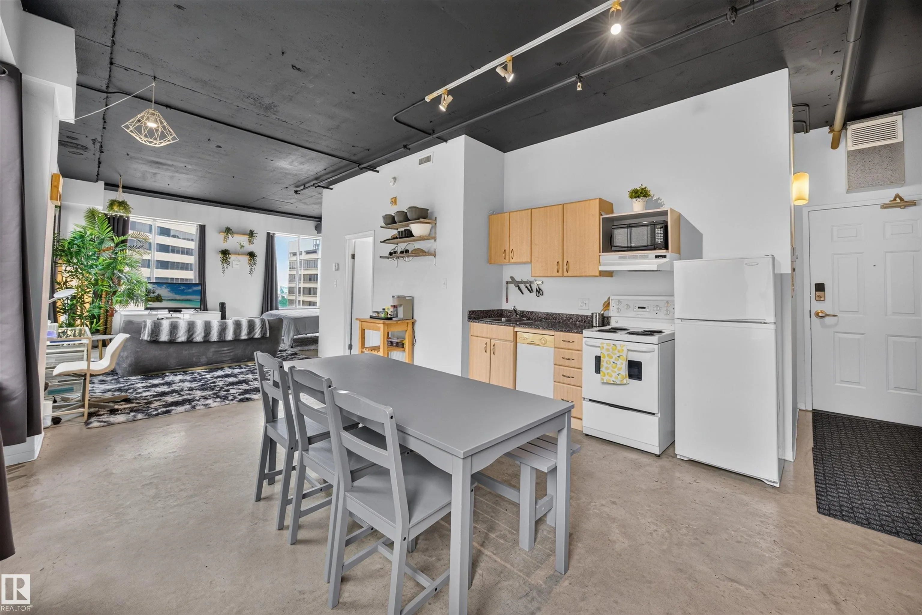 10024 JASPER Avenue