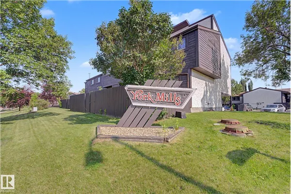 1096 KNOTTWOOD Road
