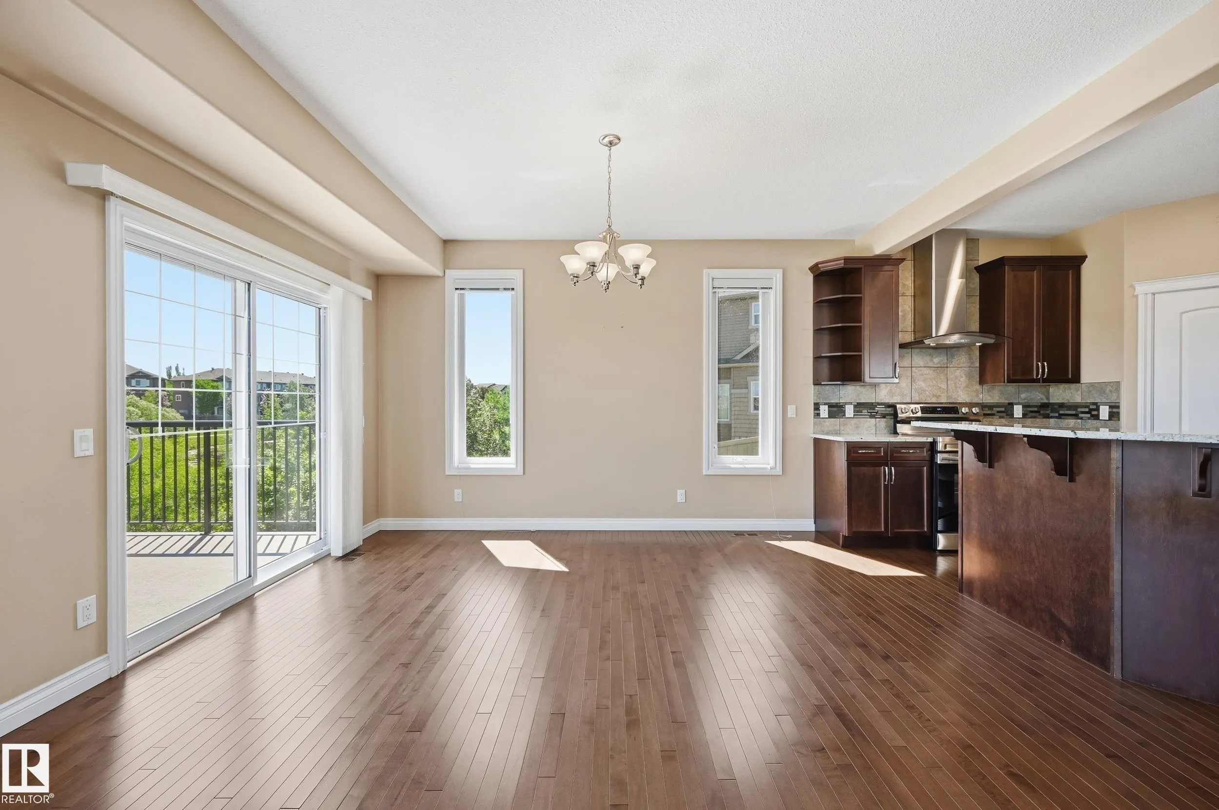 1590 Chapman Way