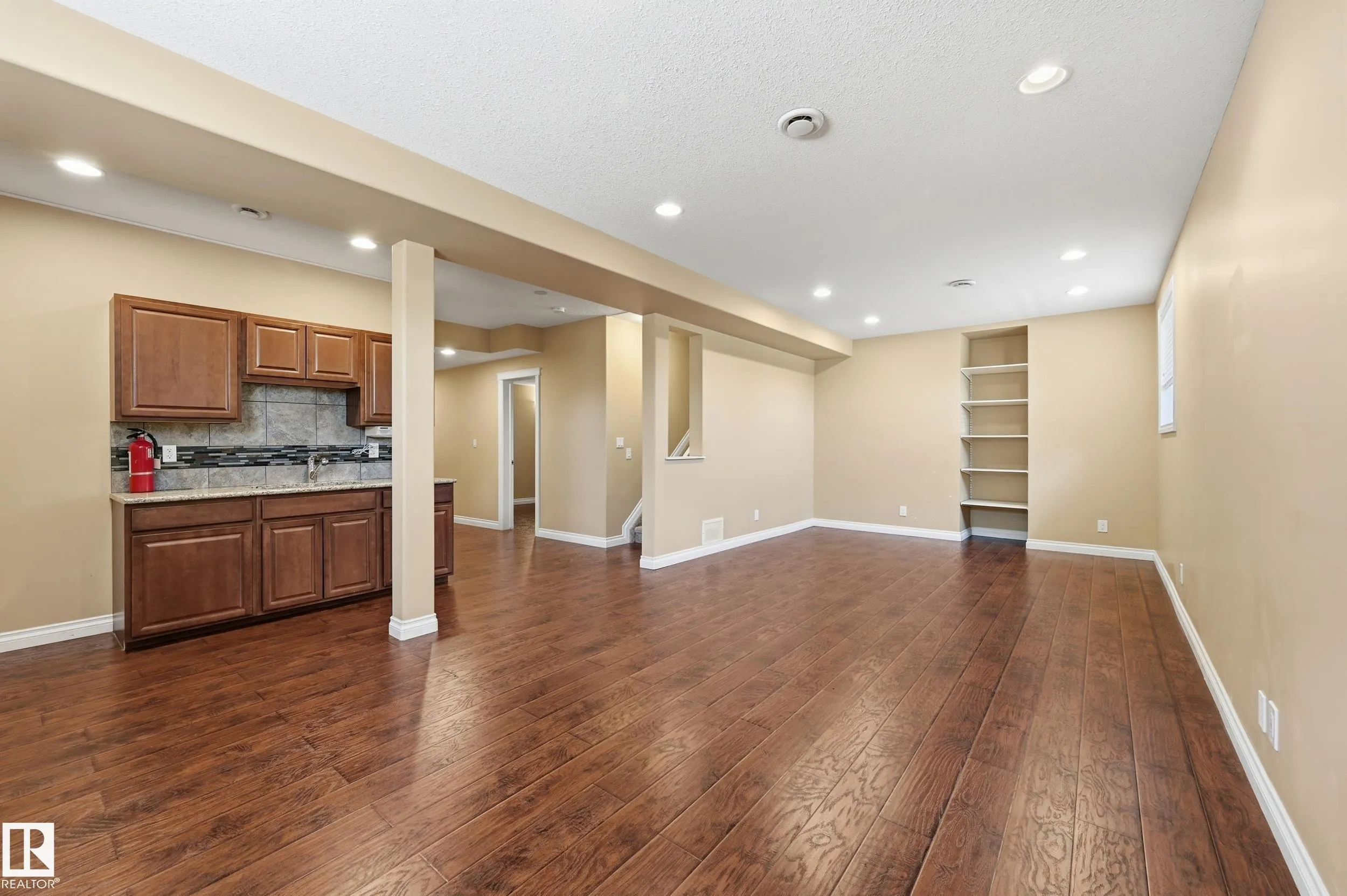 1590 Chapman Way