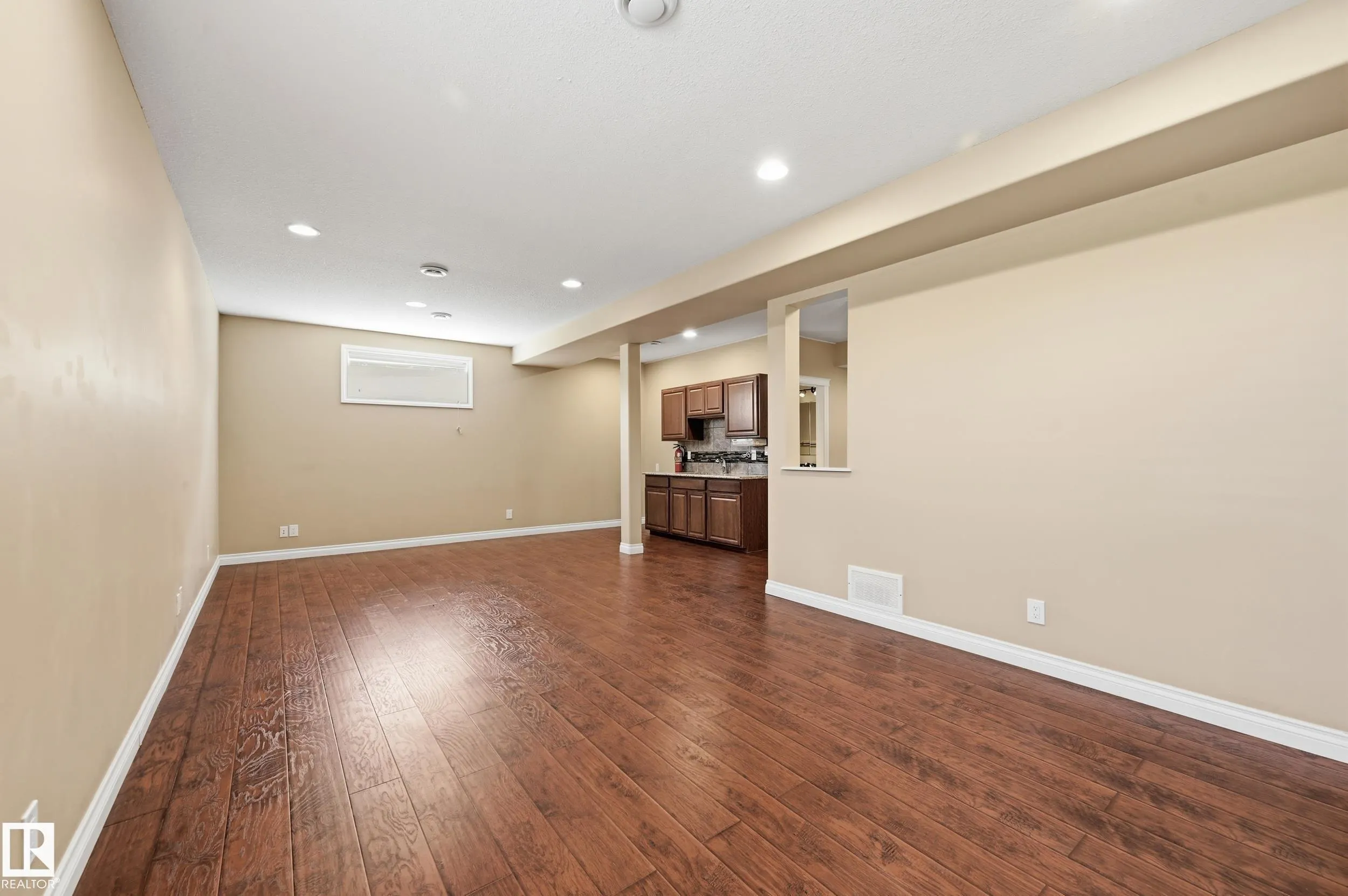 1590 Chapman Way
