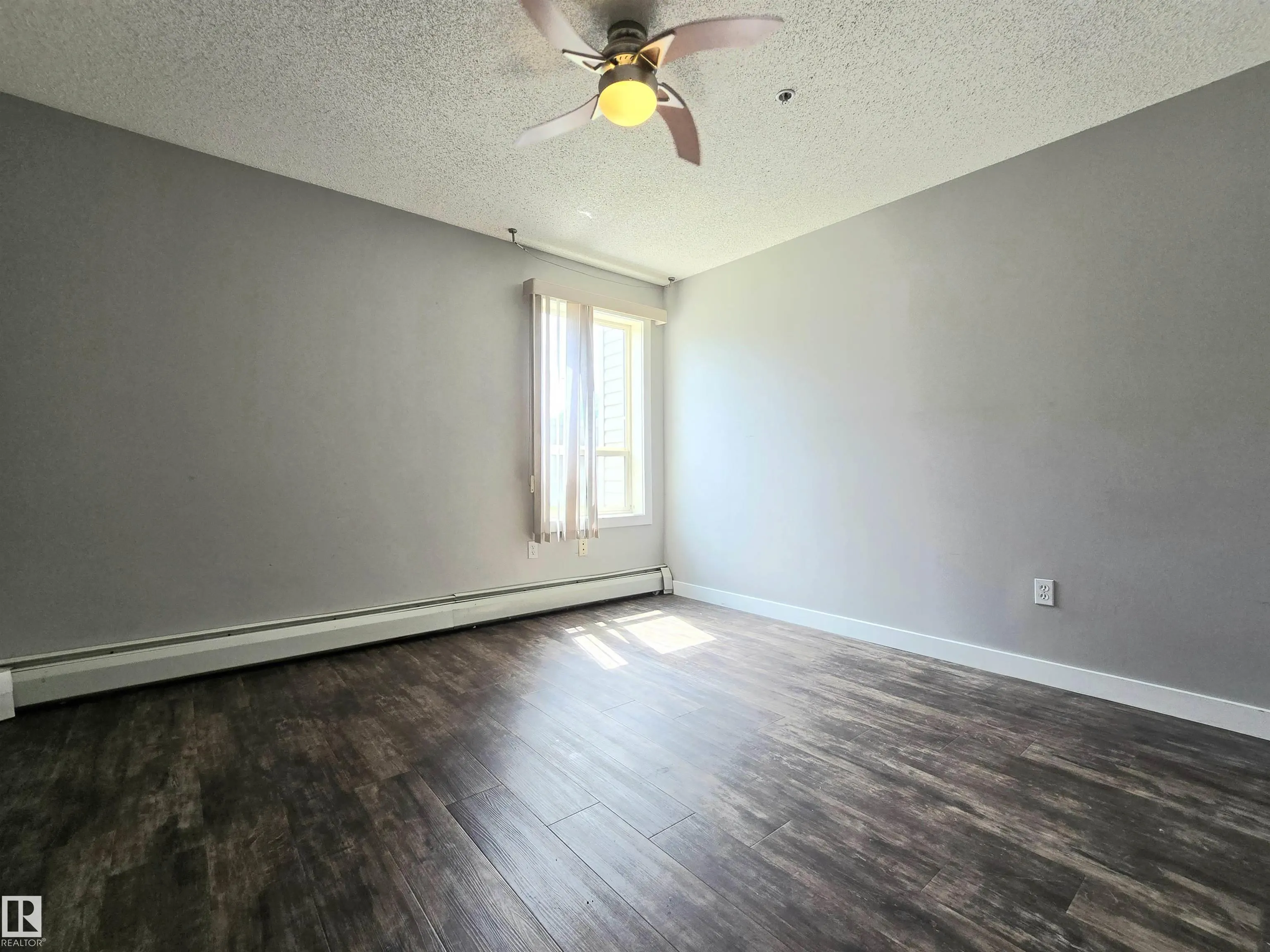 155 EDWARDS Drive