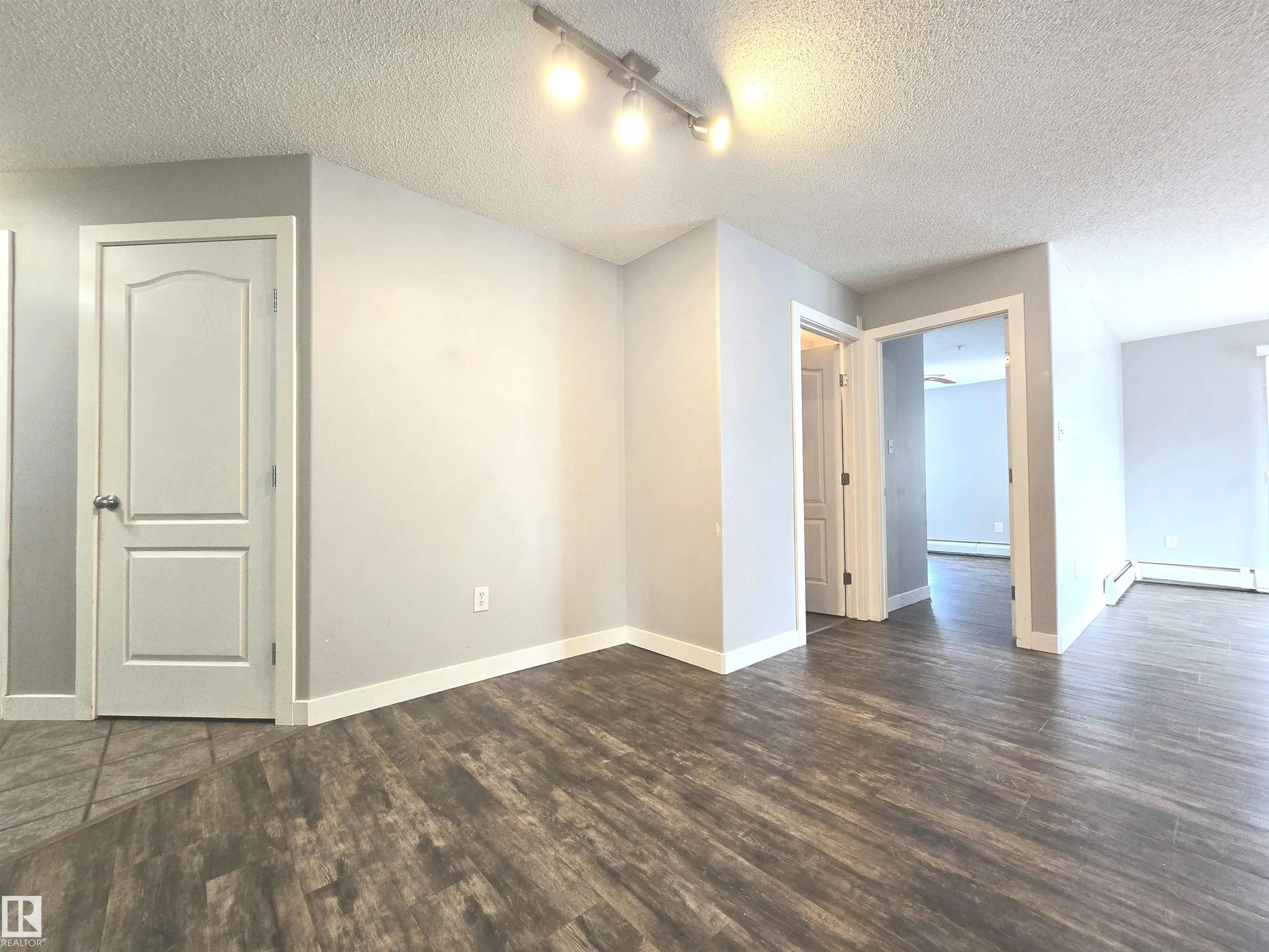 155 EDWARDS Drive