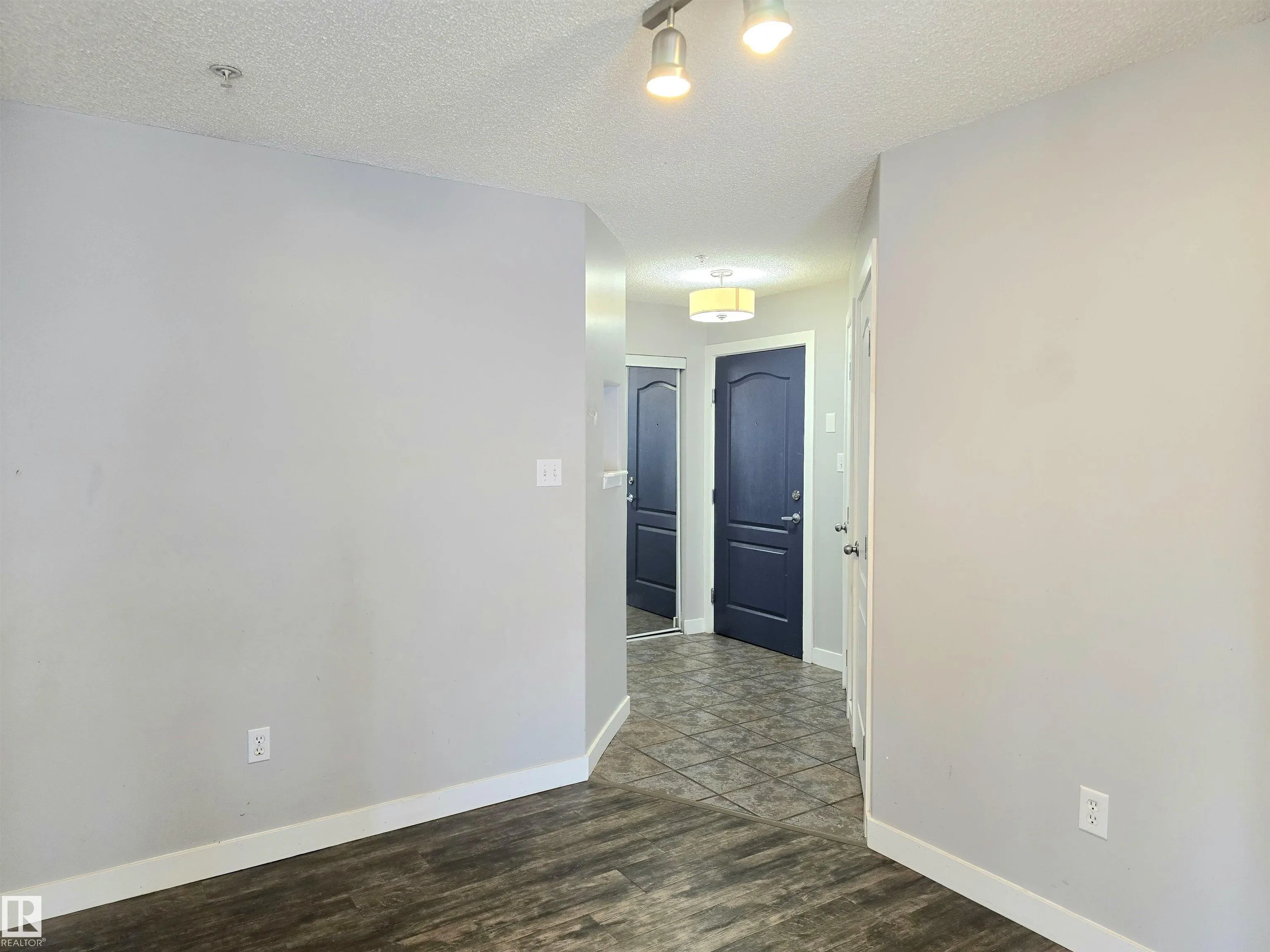 155 EDWARDS Drive