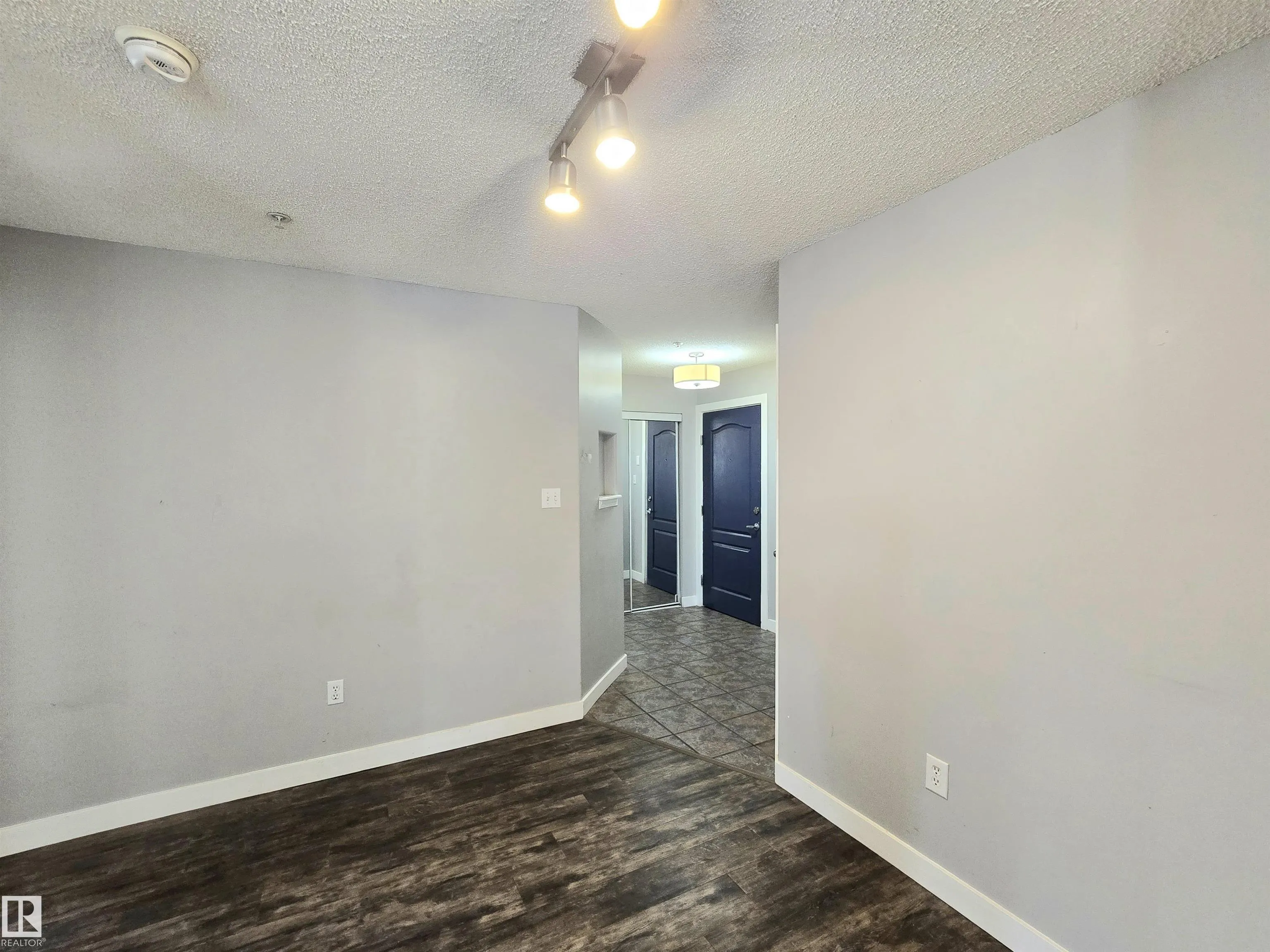 155 EDWARDS Drive