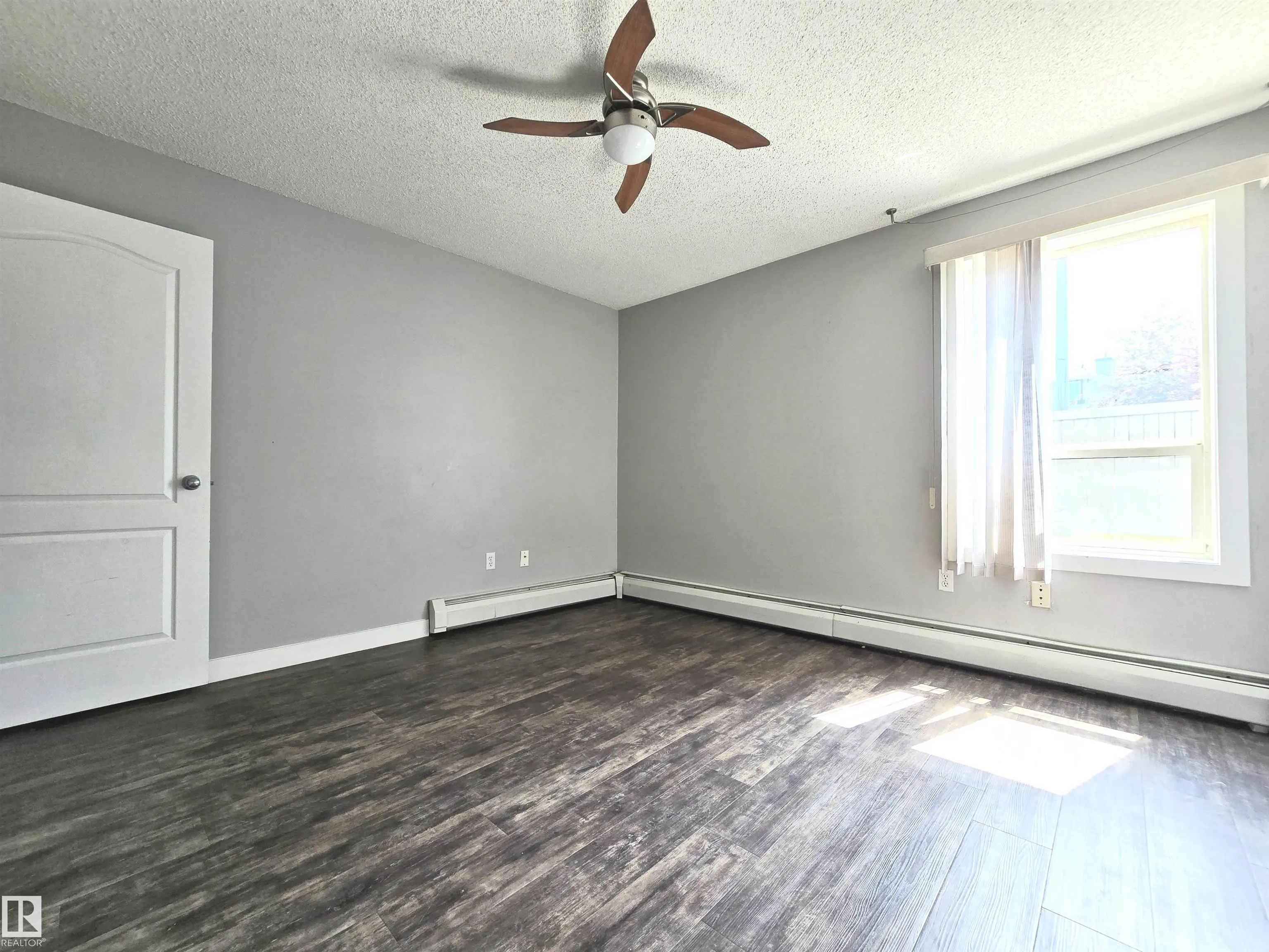 155 EDWARDS Drive