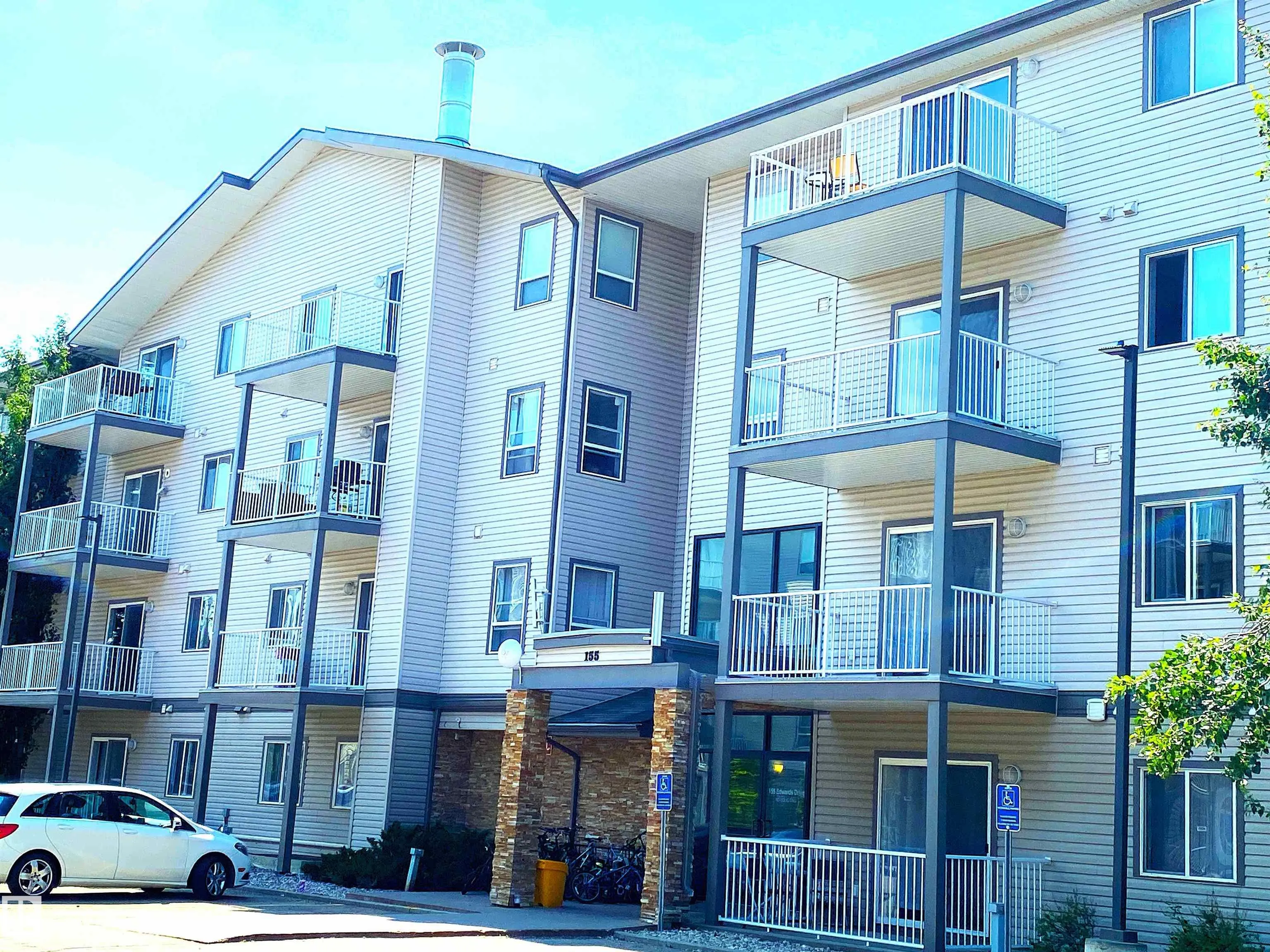 155 EDWARDS Drive