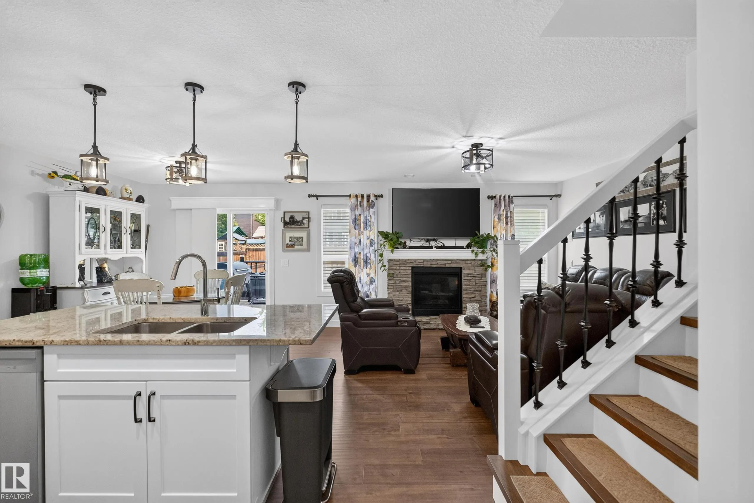 1122 ALLENDALE Crescent