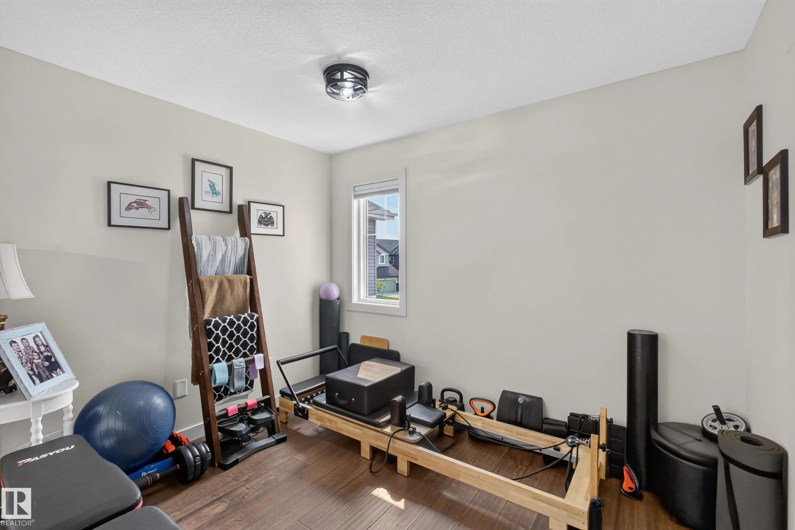 1122 ALLENDALE Crescent