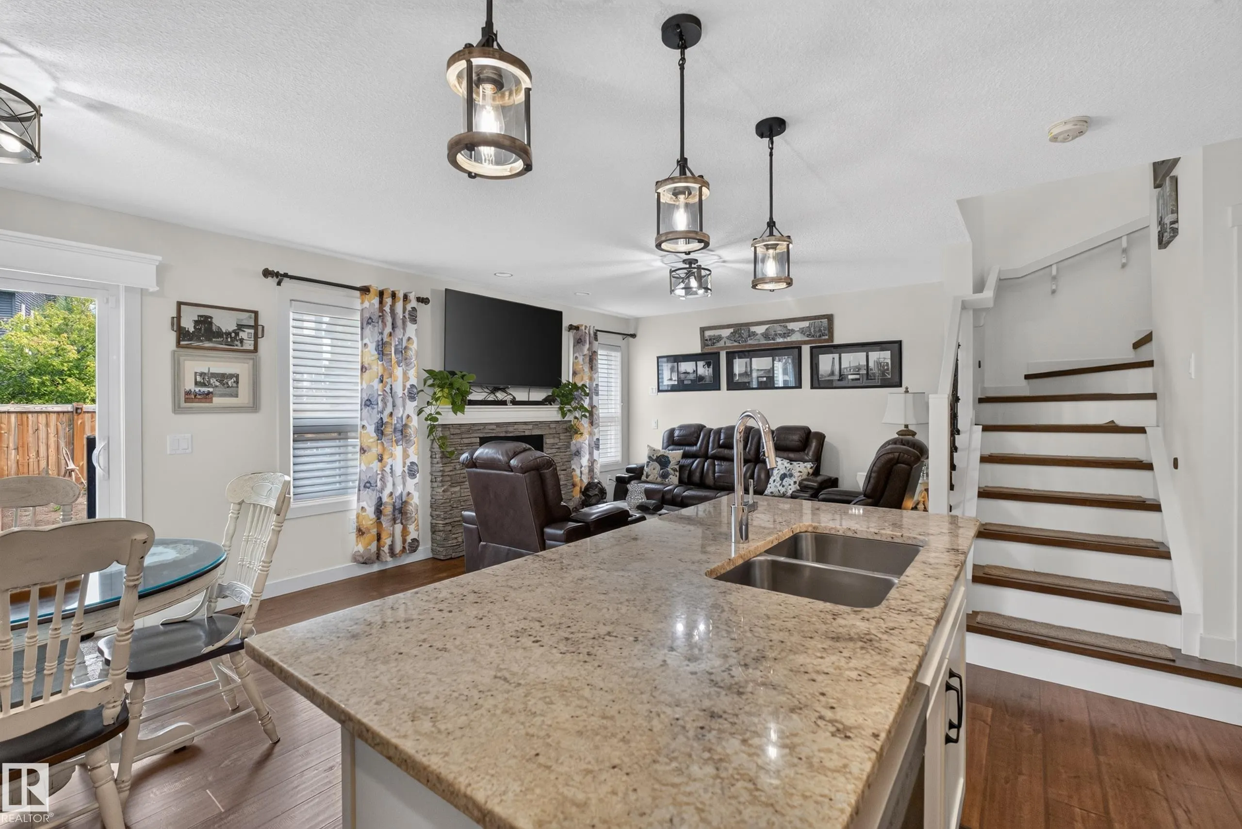 1122 ALLENDALE Crescent