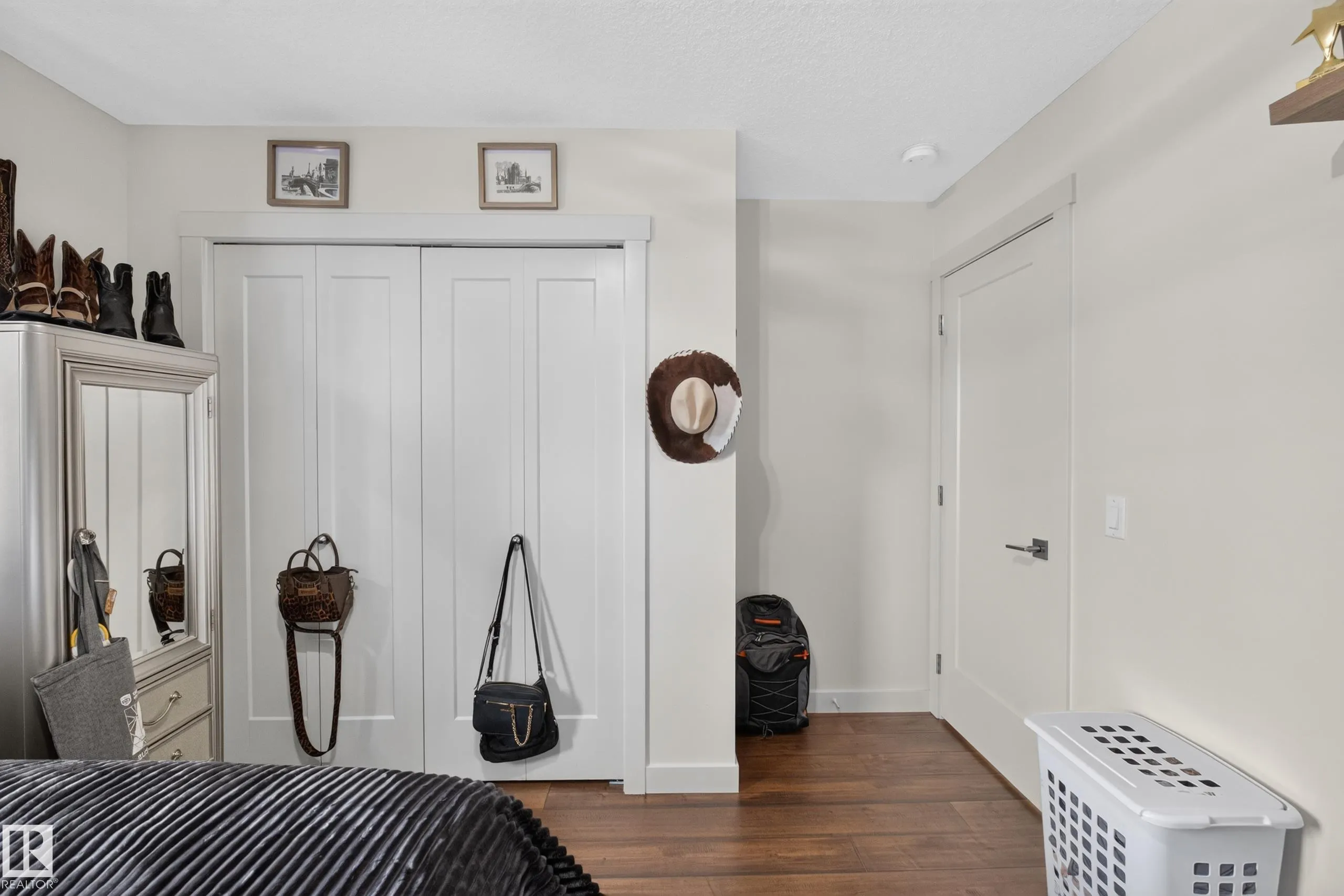 1122 ALLENDALE Crescent