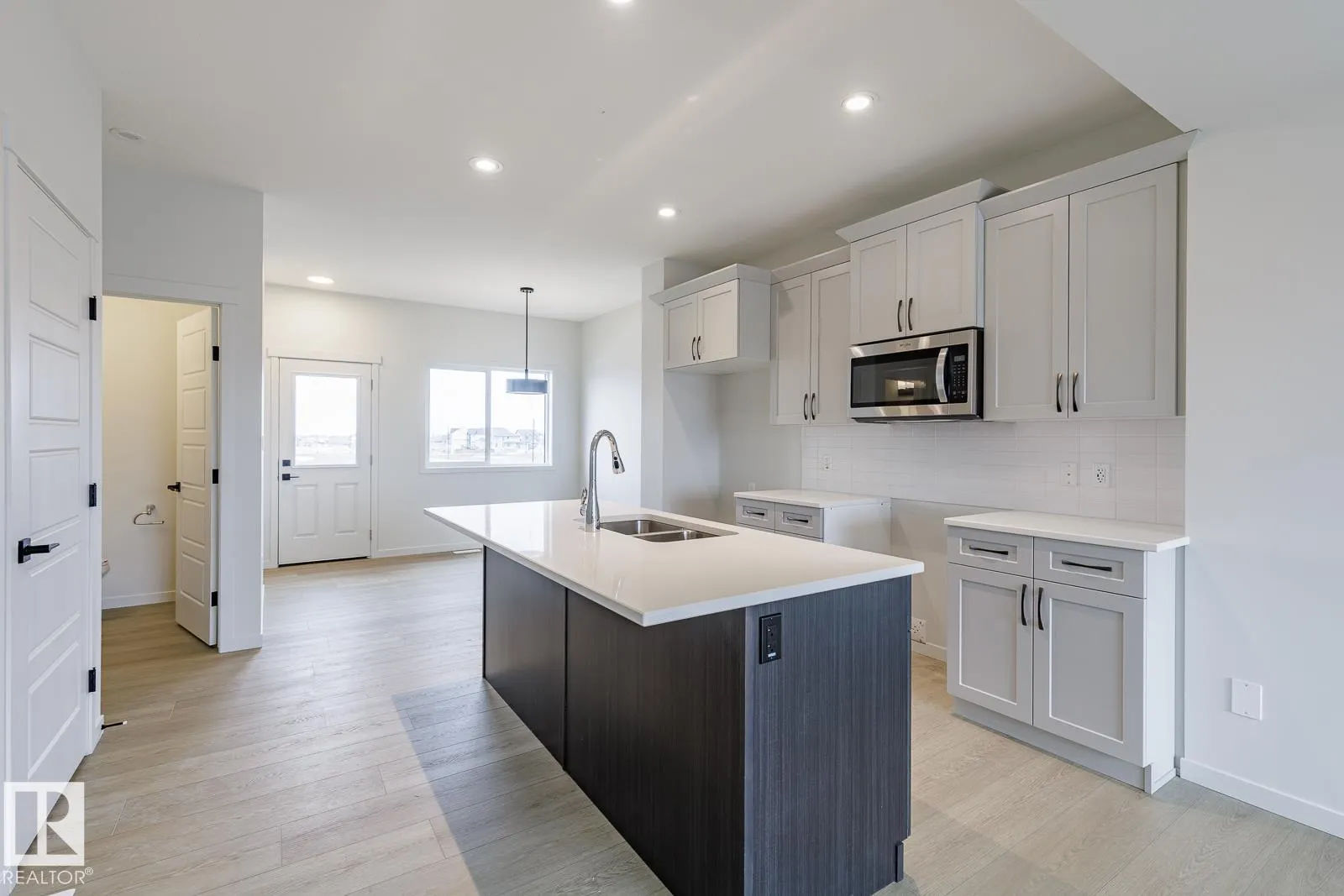 70 Dansereau Way