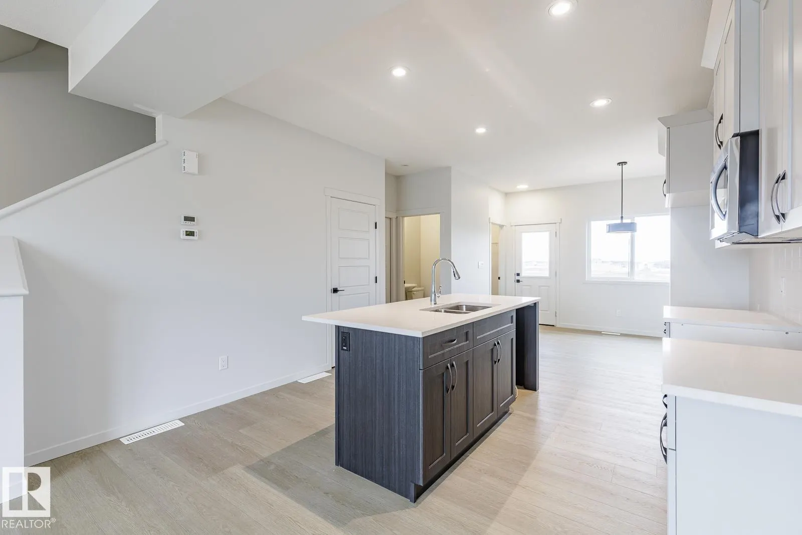 70 Dansereau Way
