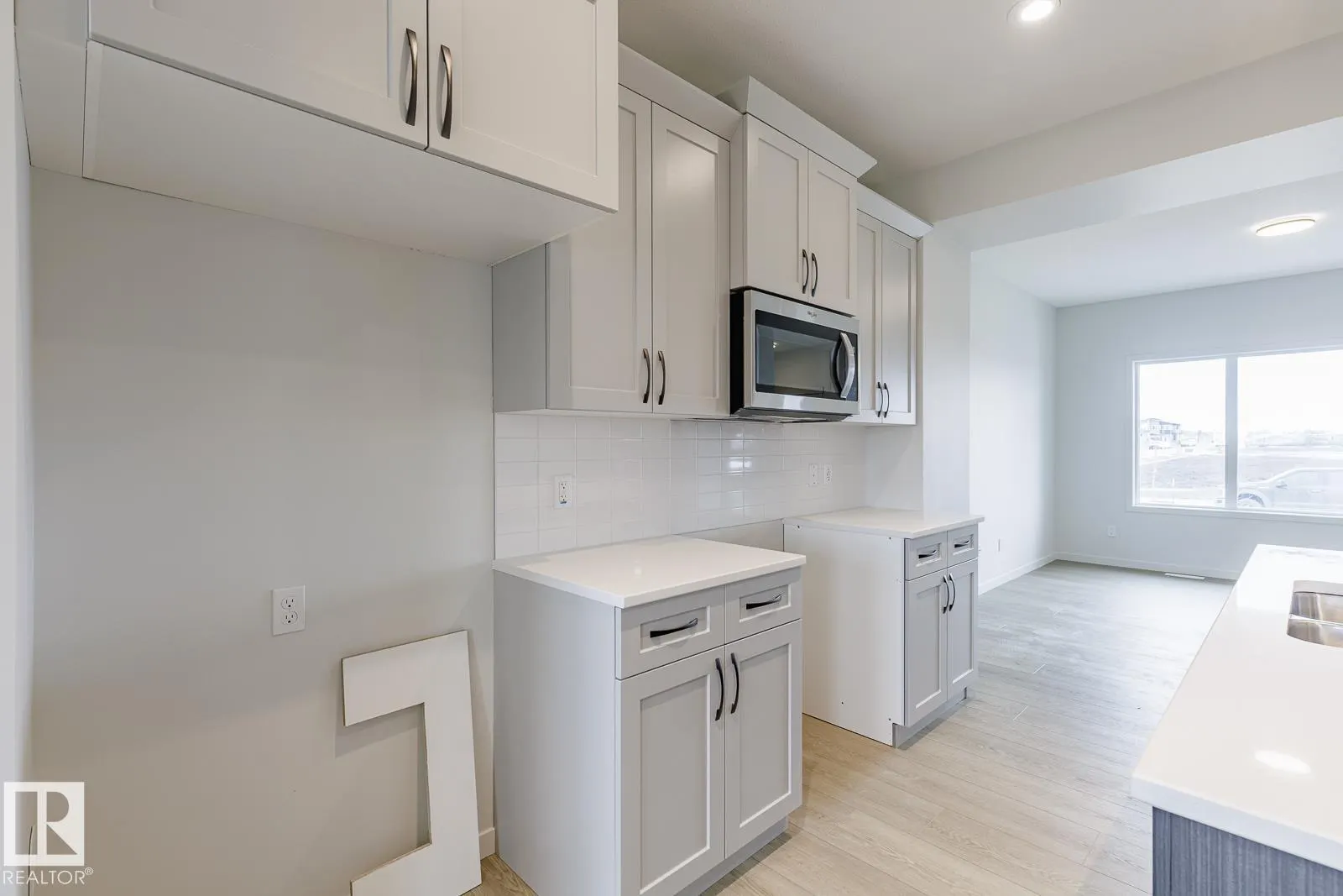 70 Dansereau Way