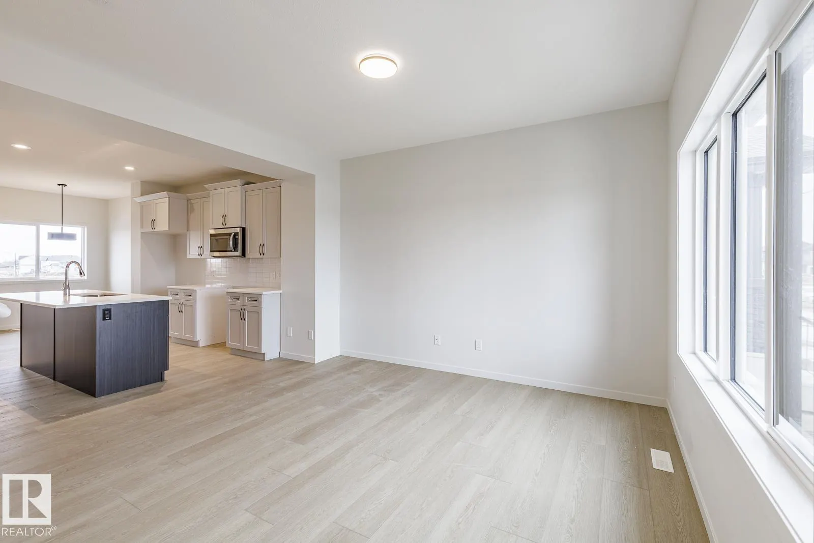 70 Dansereau Way