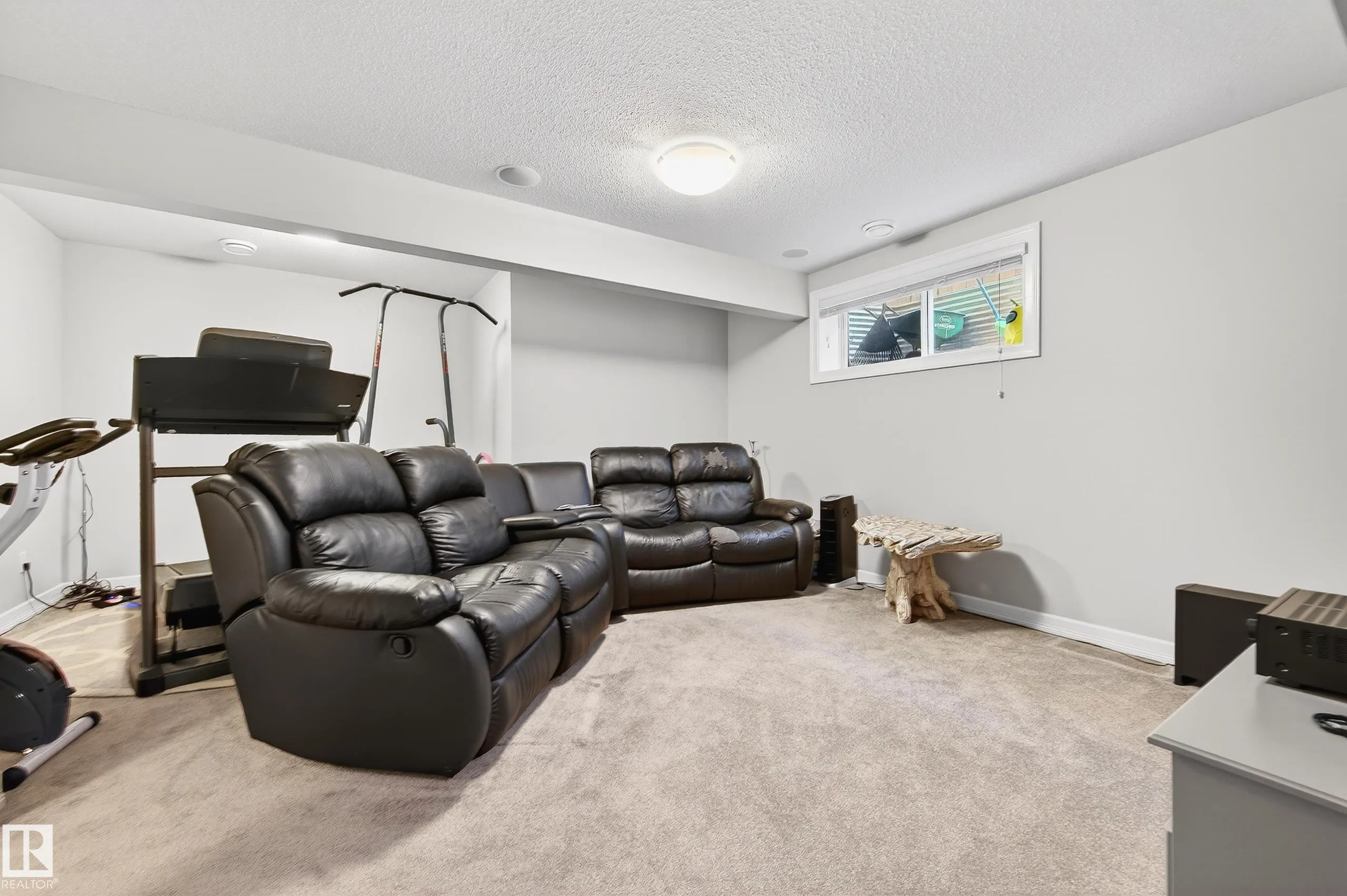 3306 HILTON Crescent