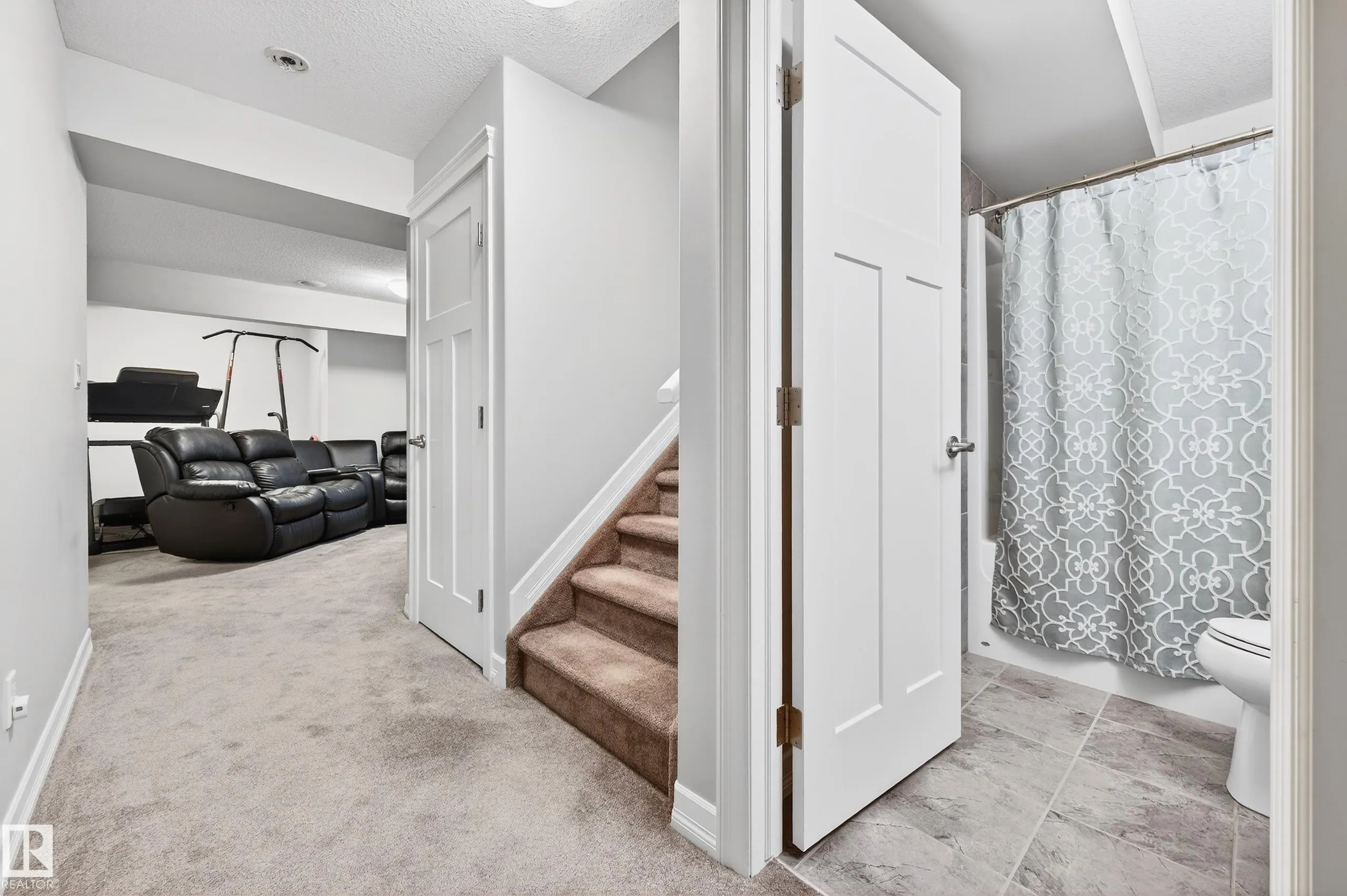 3306 HILTON Crescent