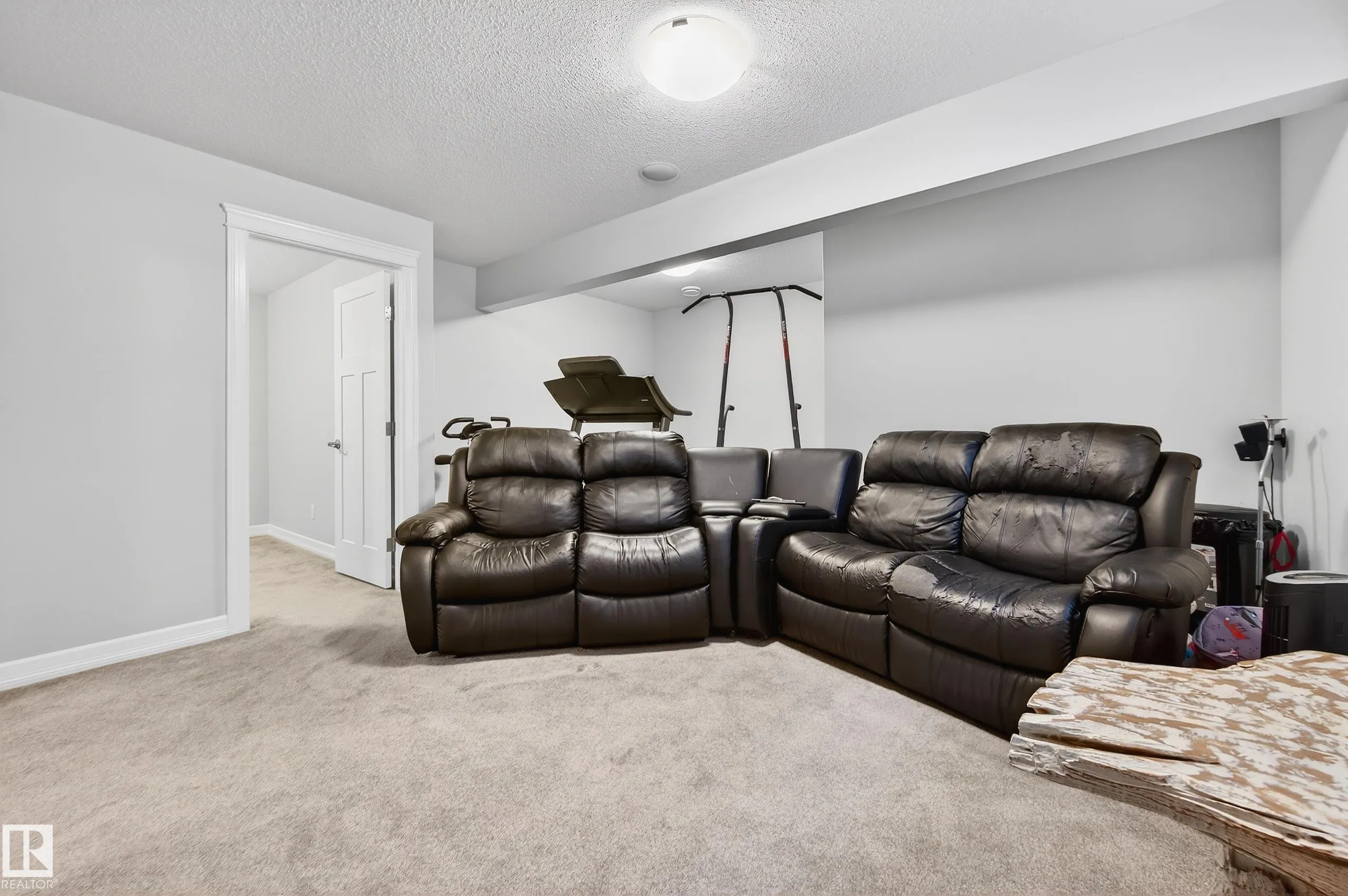 3306 HILTON Crescent