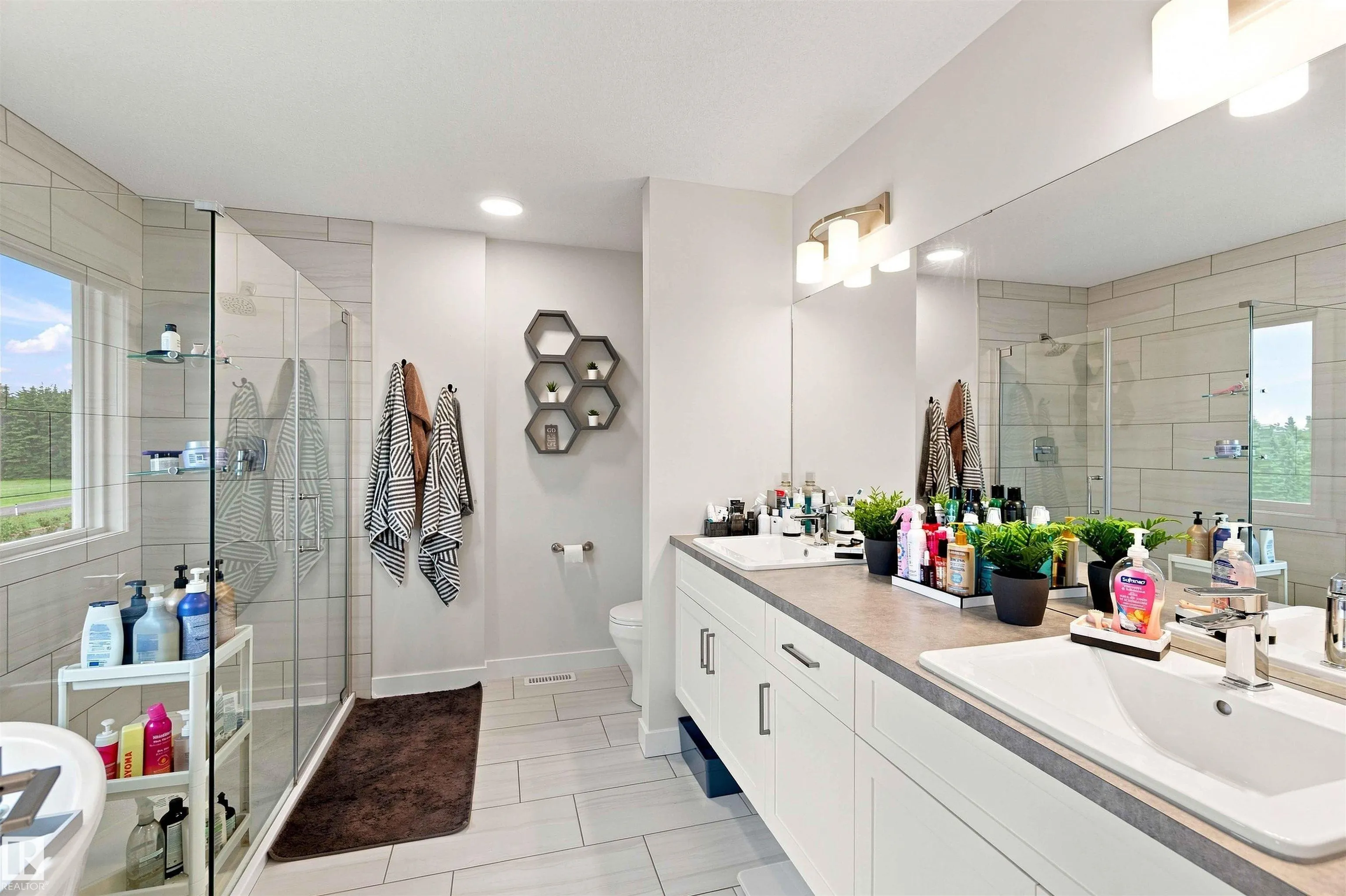 7608 CREIGHTON Place