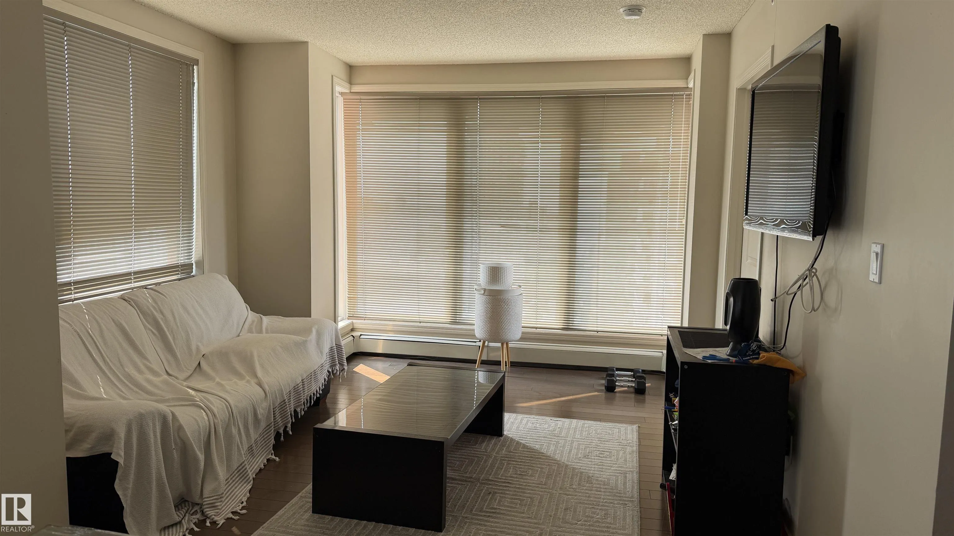 10180 104 Street