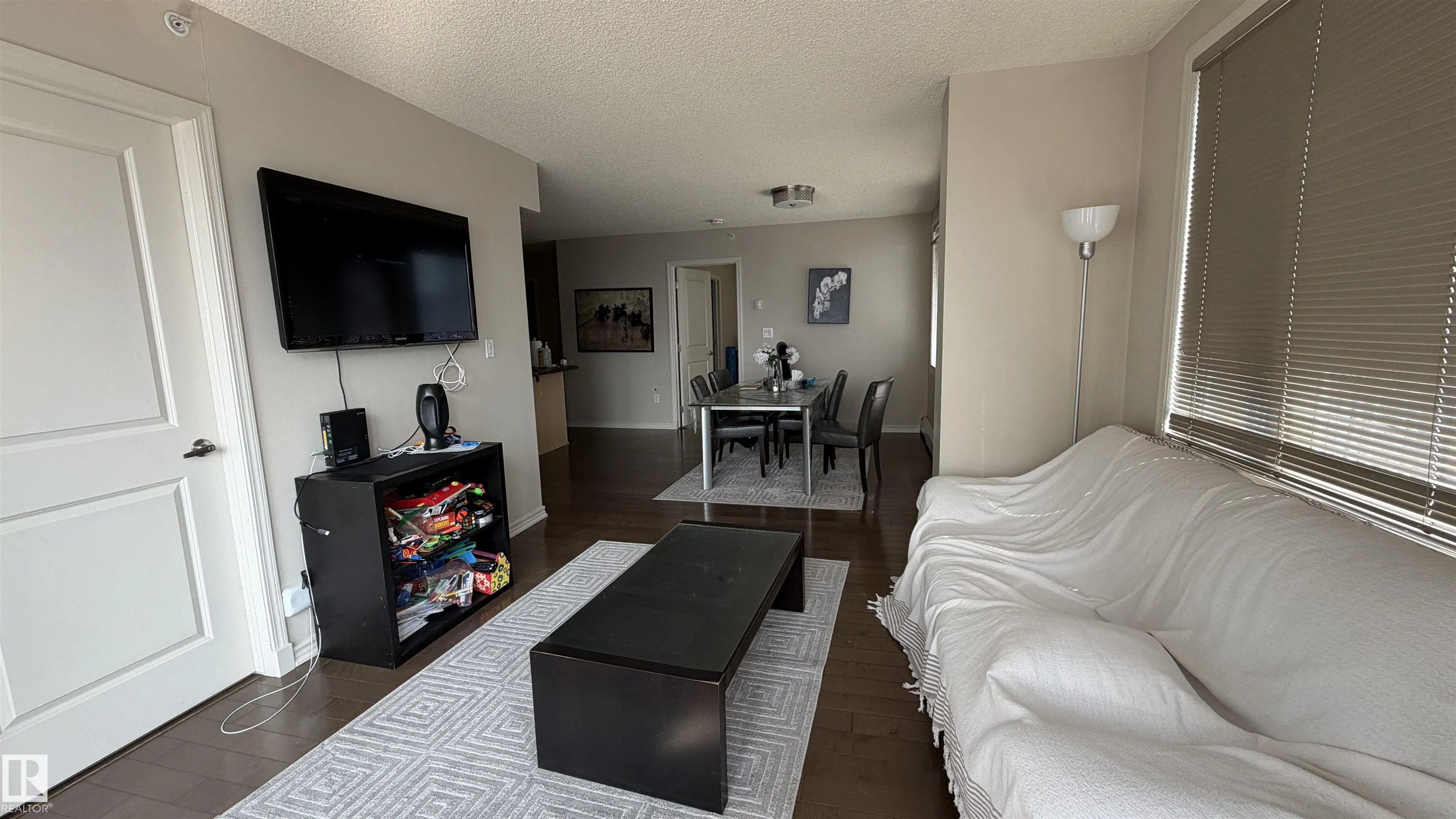 10180 104 Street
