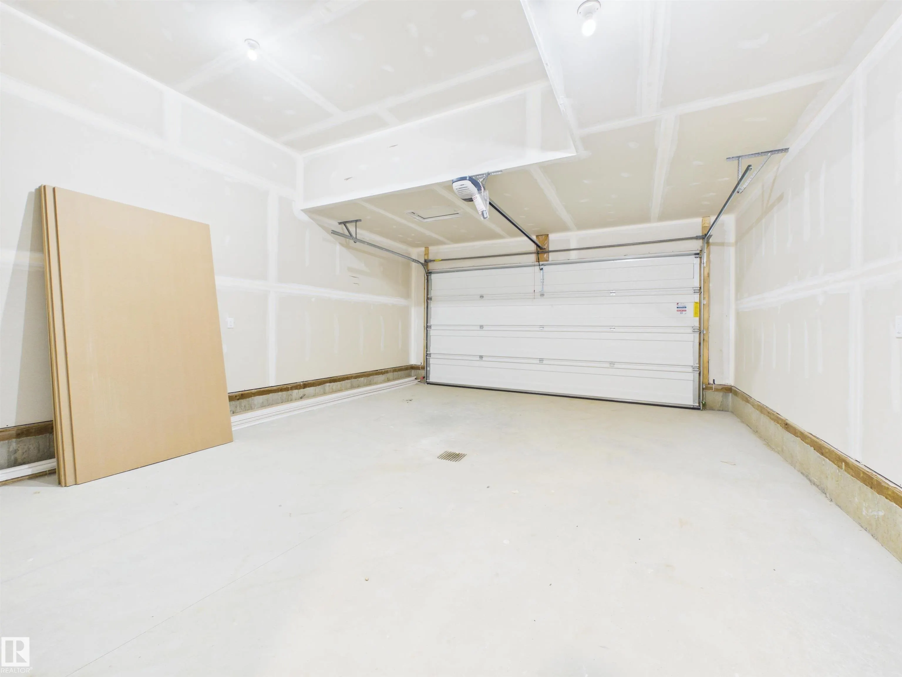 1744 WESTERRA Wynd