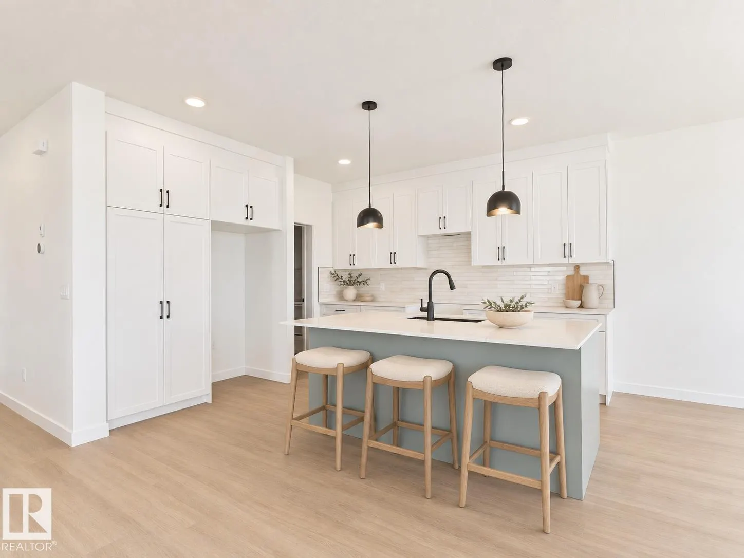 1744 WESTERRA Wynd