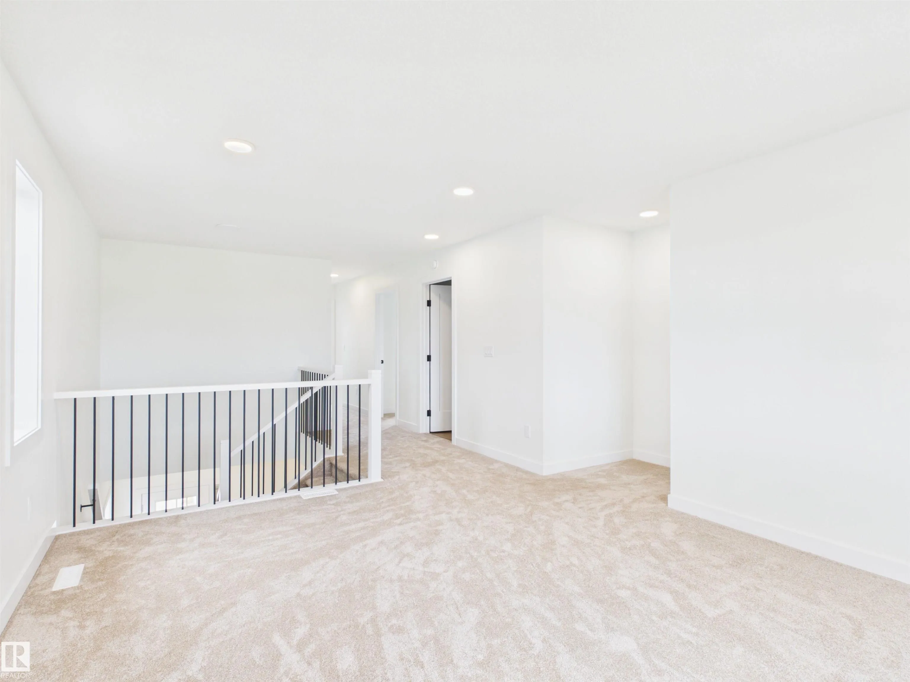 1744 WESTERRA Wynd