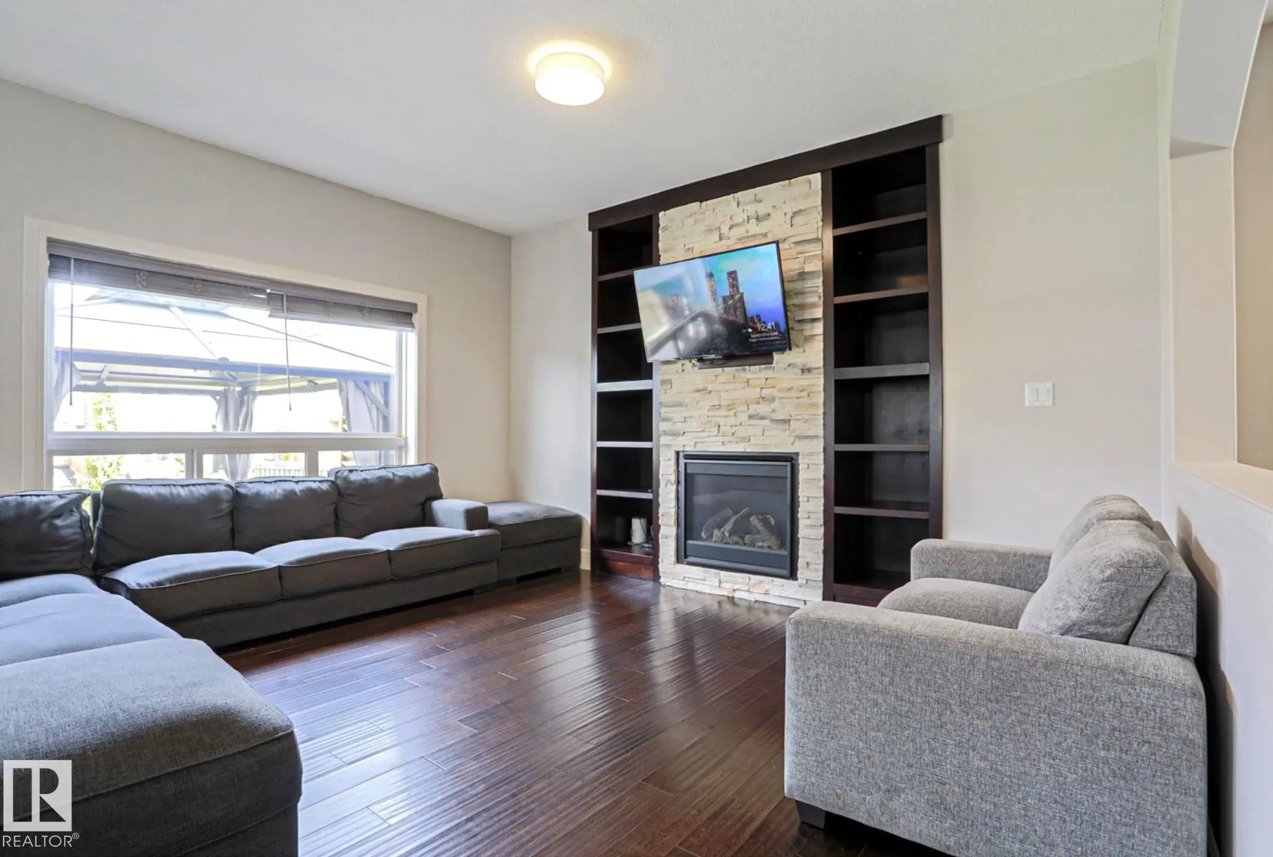 4642 CHARLES Way