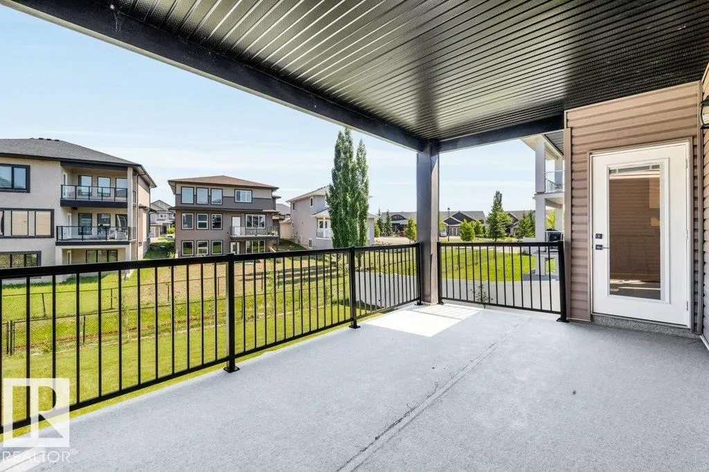4403 Triomphe Gate