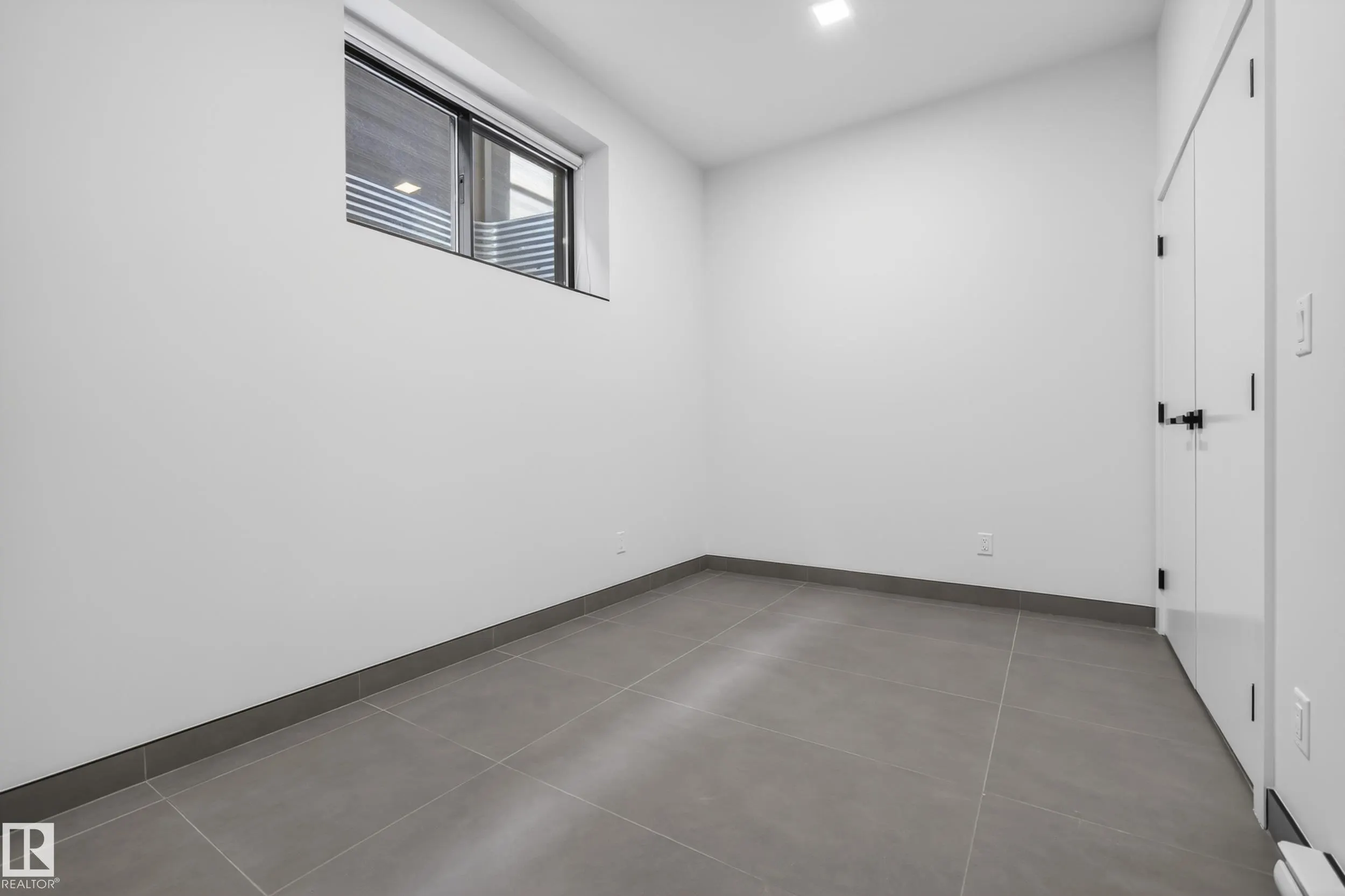 14035 104 Avenue