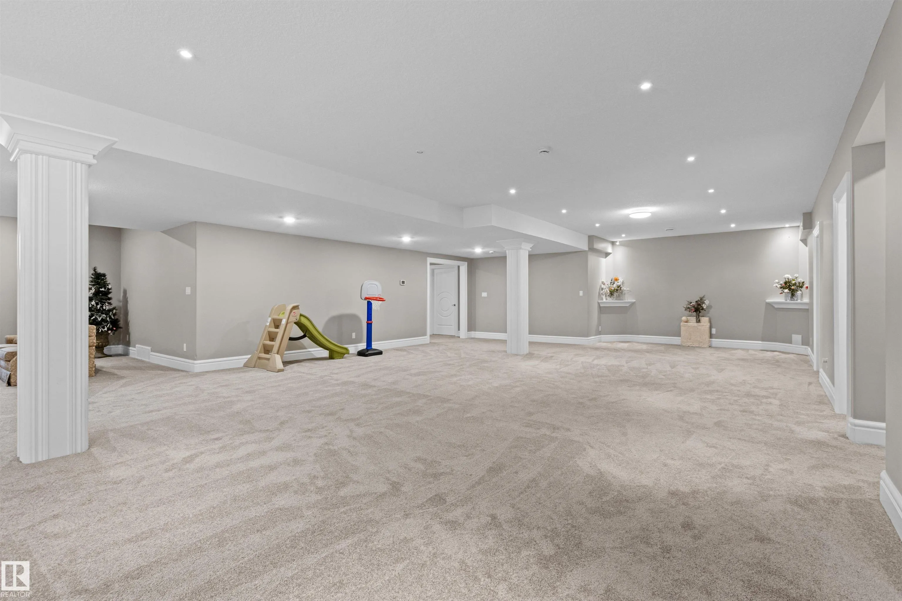 2796 WHEATON Drive