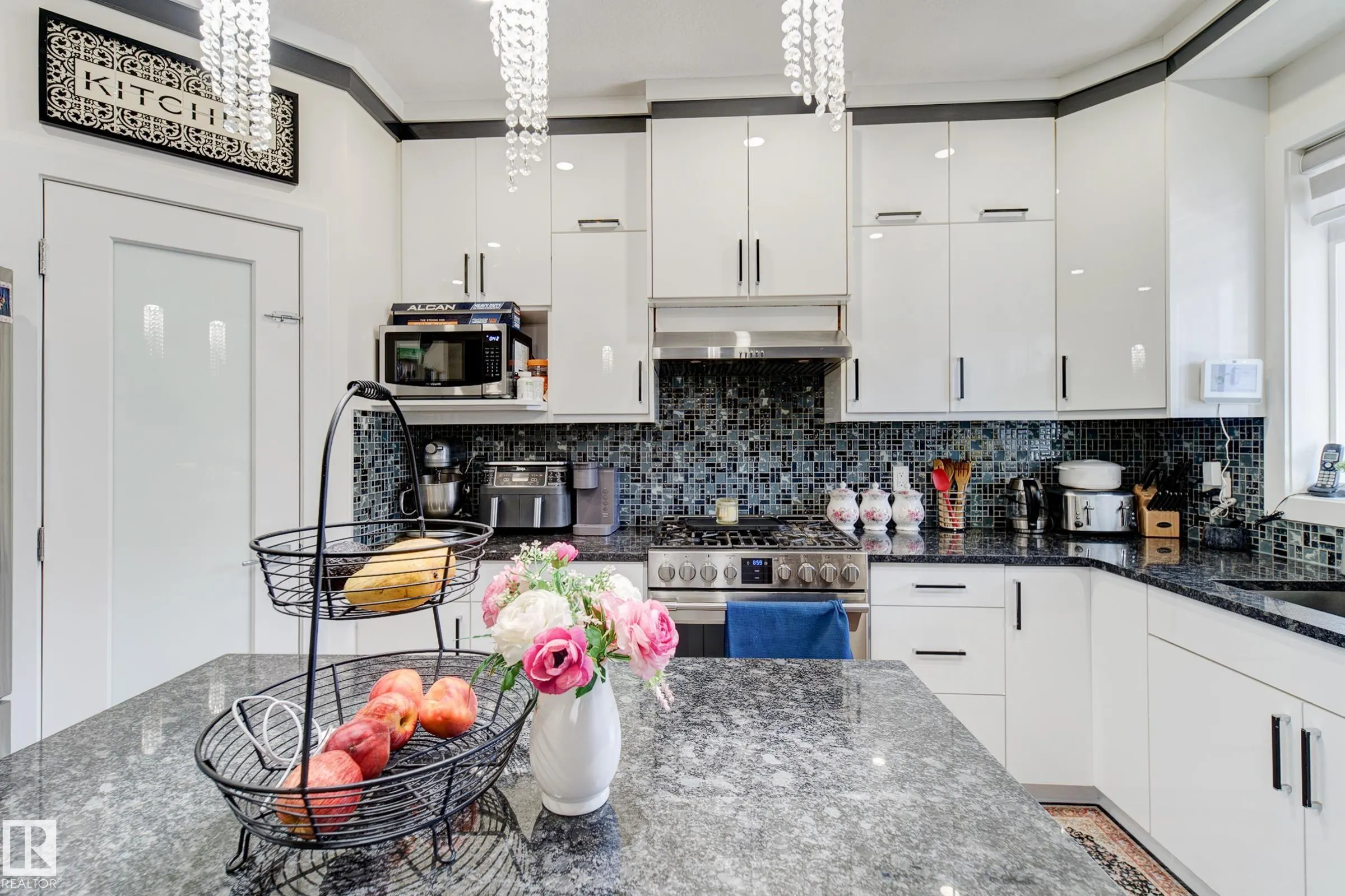 1703 16 Avenue