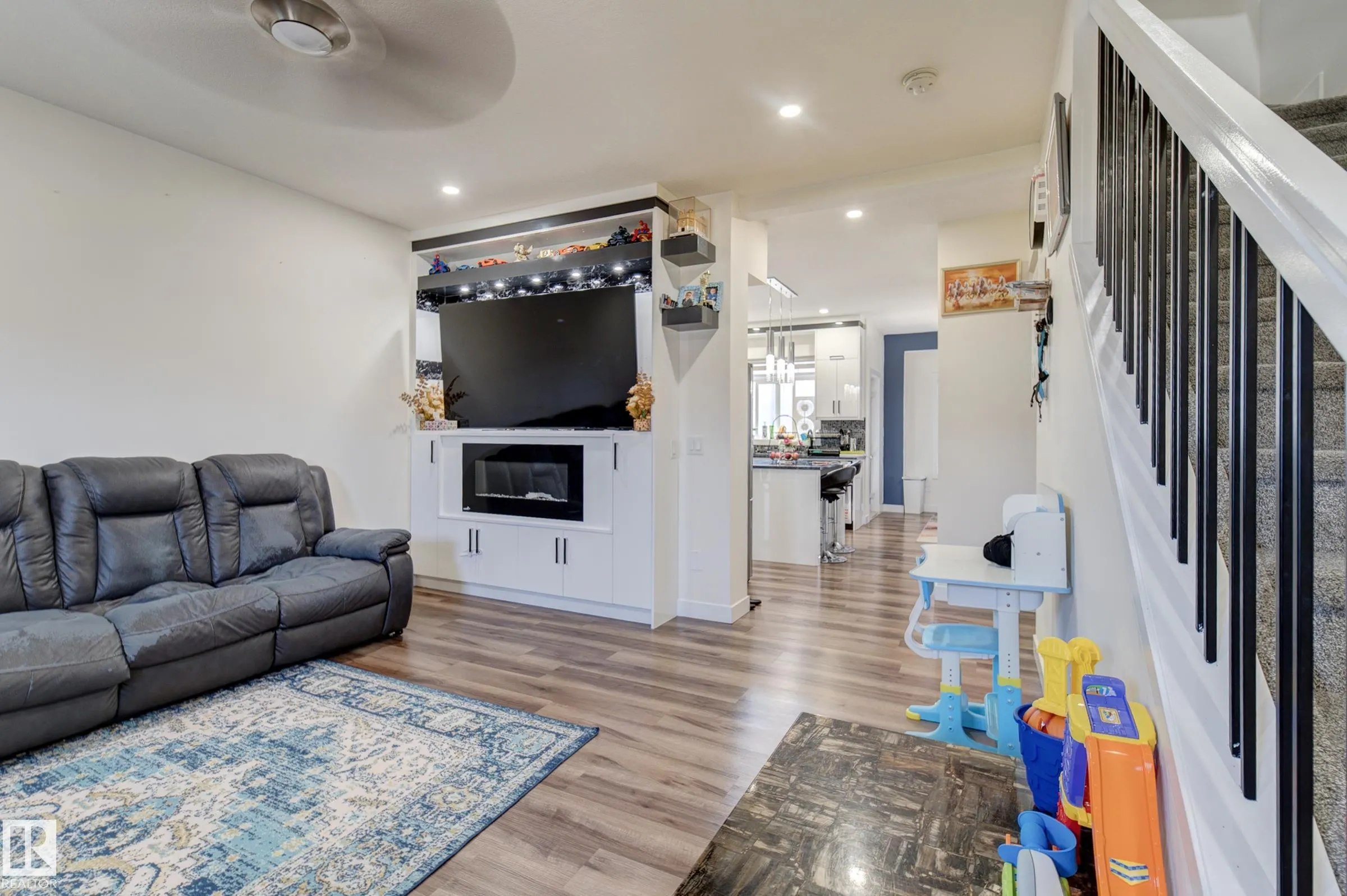 1703 16 Avenue