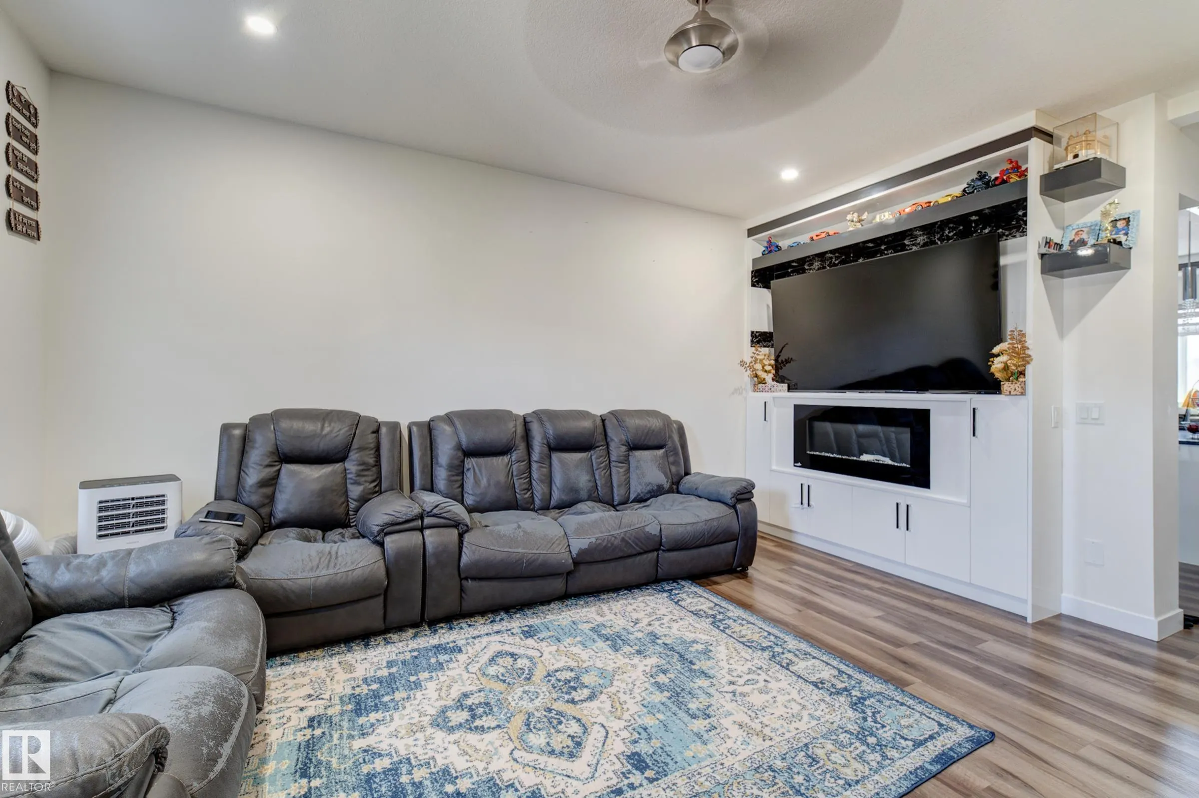 1703 16 Avenue