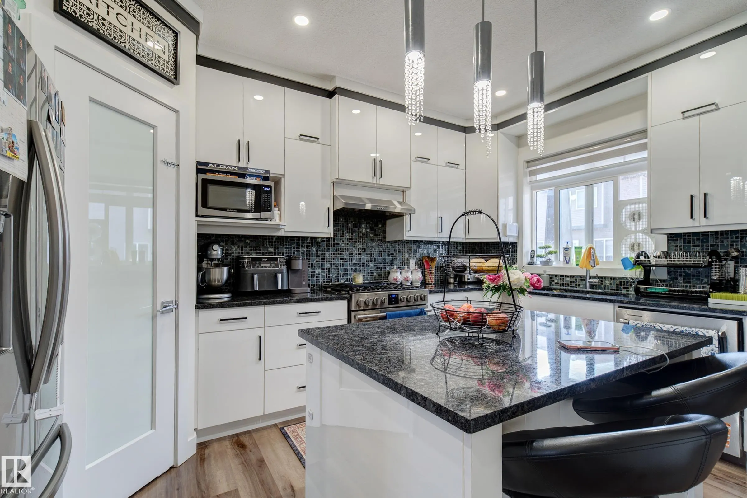 1703 16 Avenue