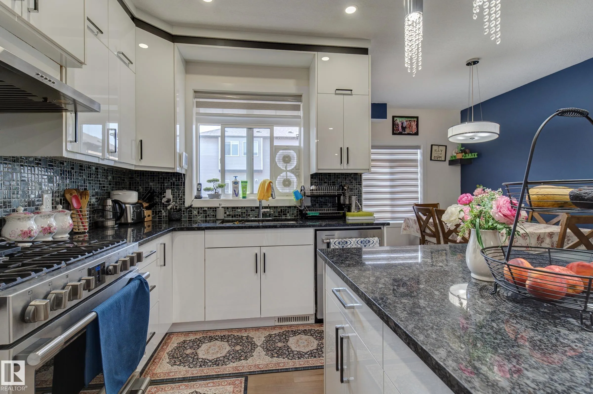 1703 16 Avenue